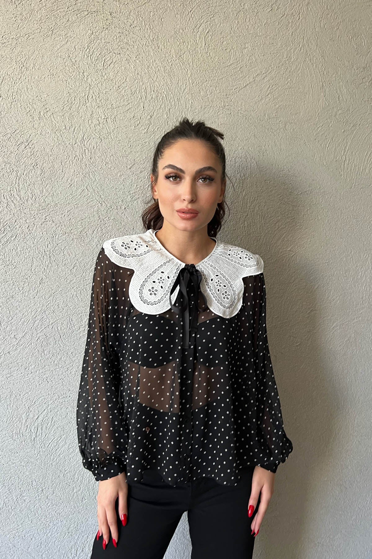 Siyah Puantiyeli  Uzun Kollu Yaka Detaylı Şifon Gömlek SY-1599-Siyah