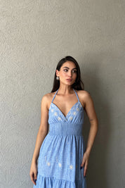 Mavi Nakış Detaylı Gipeli Boyundan Bağlamalı Uzun Elbise SY-2182-Mavi