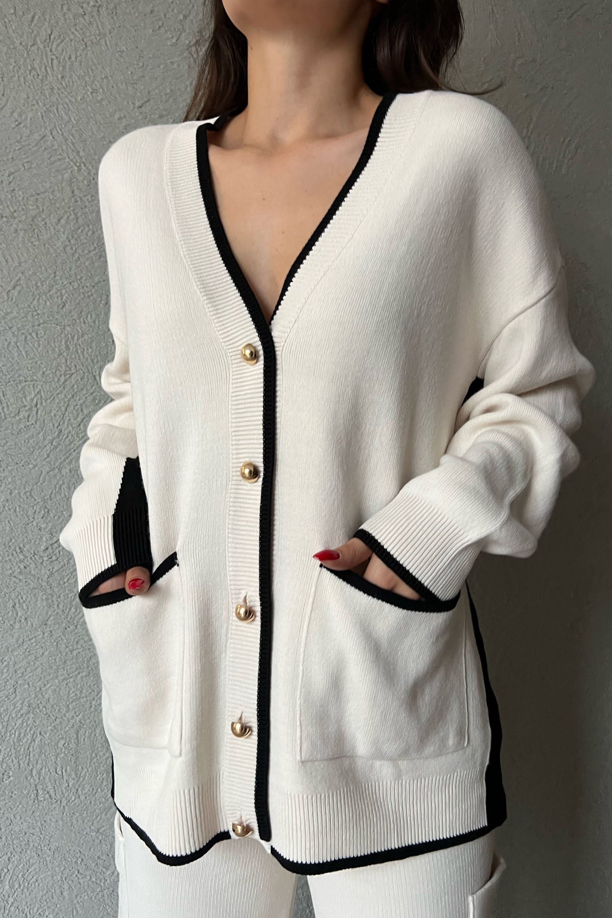 Krem Siyah Gold Düğme Detaylı Cepli İntersiye Hırka SY-1346-Krem