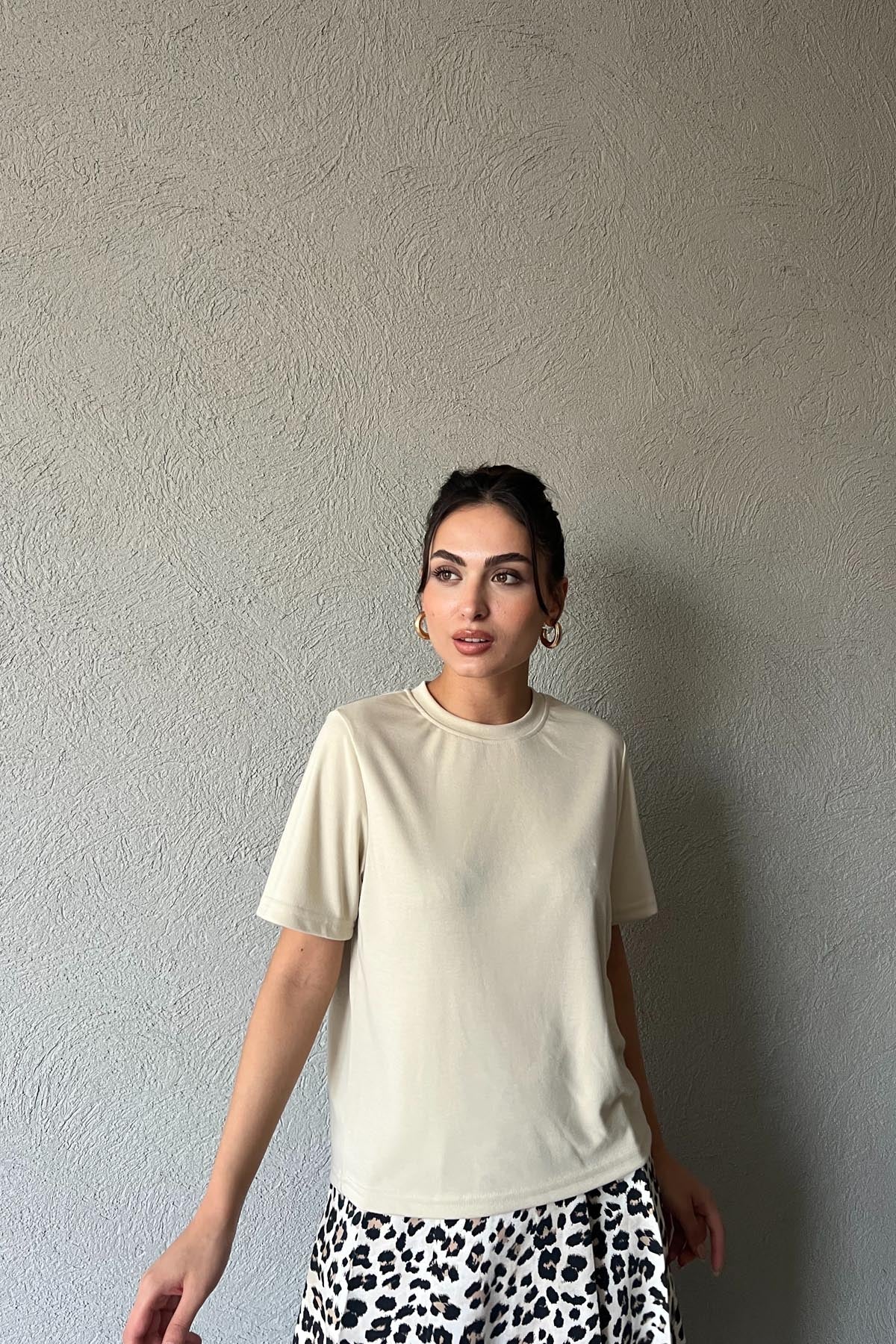 Bej Bisiklet Yaka Basic T-shirt SY-1962-Bej