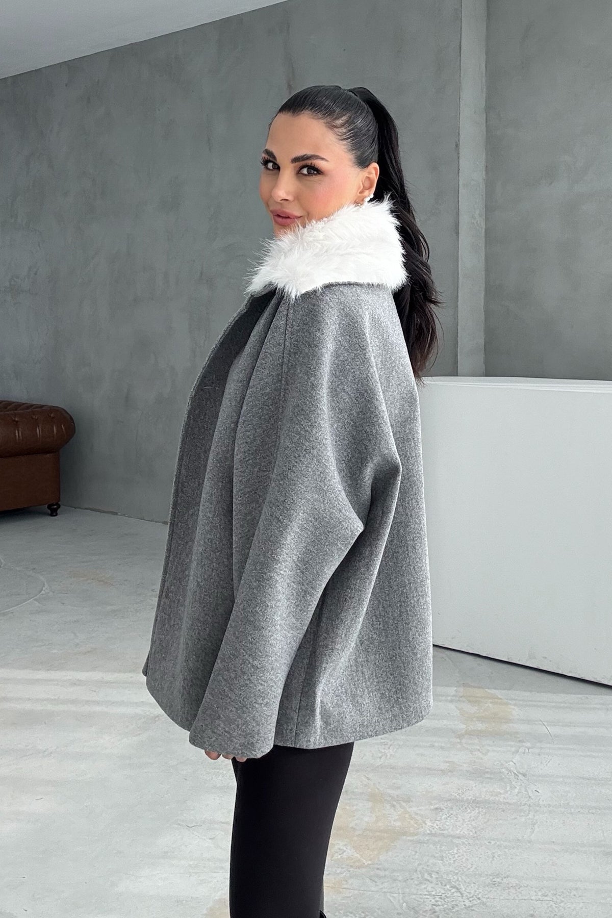 Yakası Kürklü Gri Kaşe Kısa Kaban SY-3442-Gri