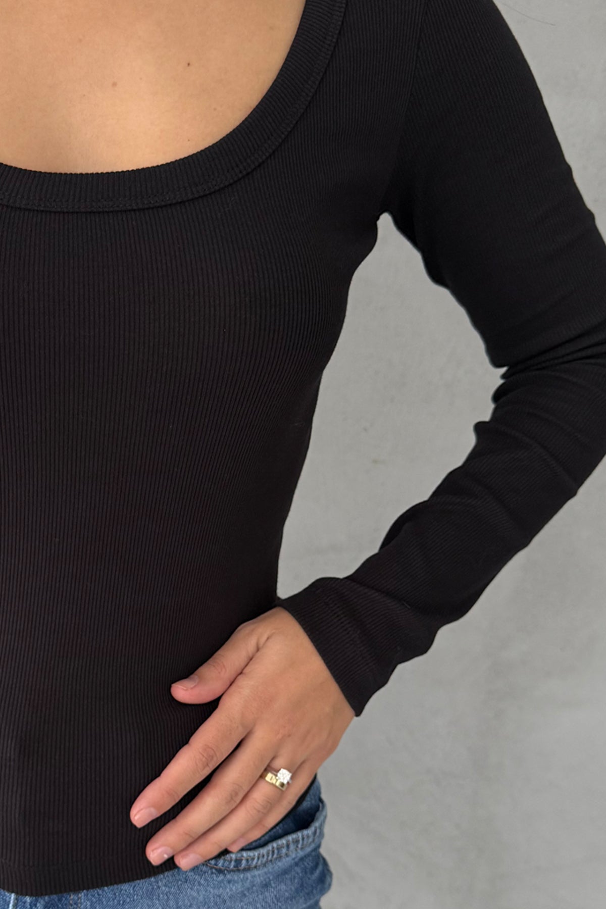 Uzun Kollu Fitilli Derin Bisiklet Yaka Siyah Body SY-3412-Siyah