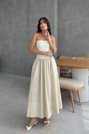 Bej Eteği Puantiyeli Straplez Uzun Elbise SY-3257-Bej