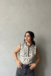 Ekru Siyah Düğme Detaylı Yünlü Yelek SY-1158-Ekru