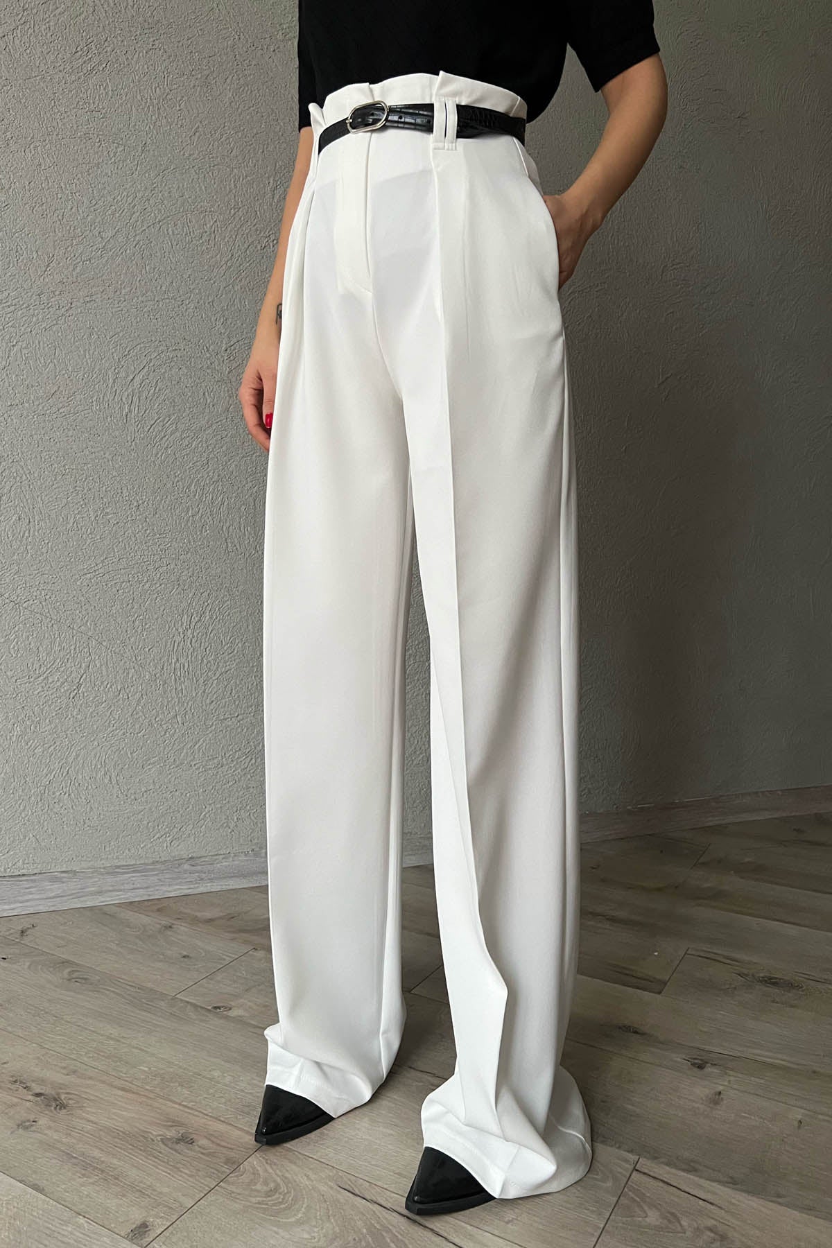Beyaz Kemer Detaylı Yüksek Bel Geniş Paça Pantolon SY-1681-Beyaz