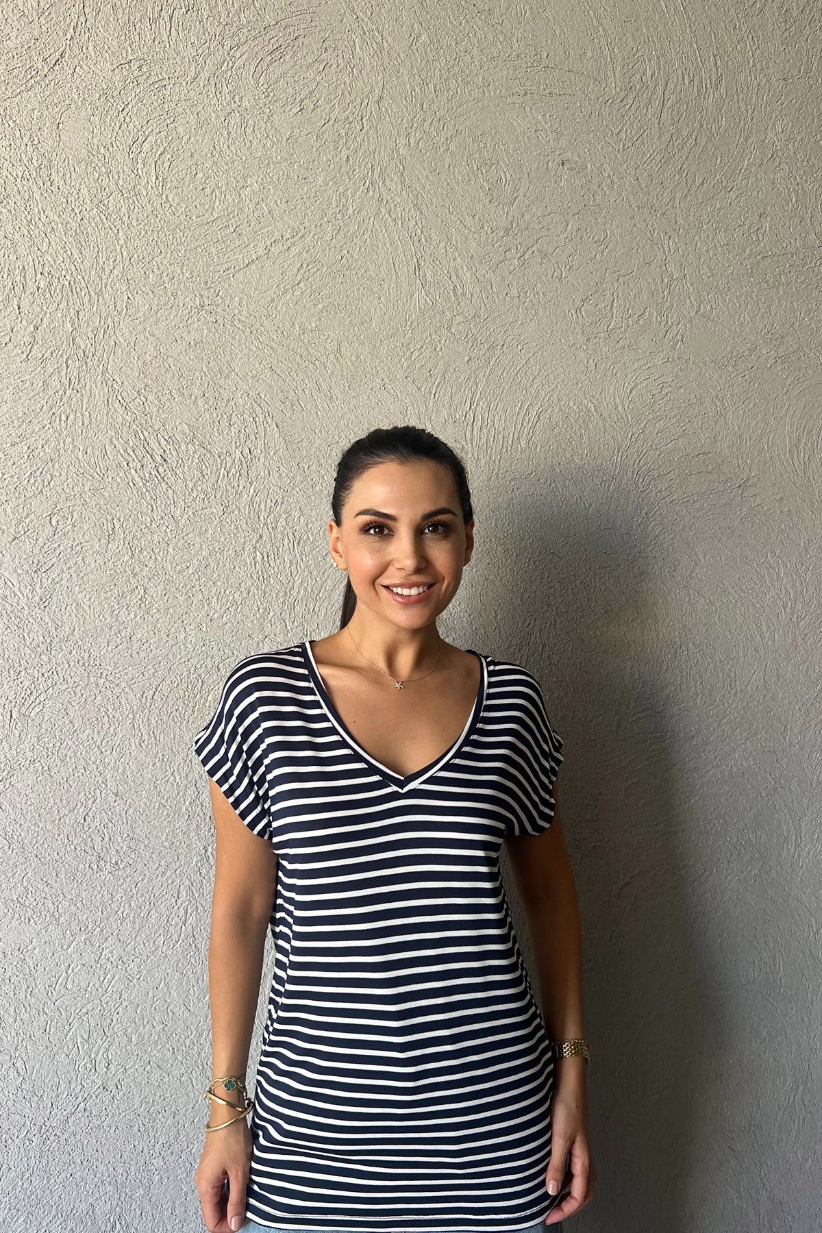 Beyaz Çizgili Koyu Lacivert V Yaka Basic T-shirt SY-0250-Koyu Lacivert