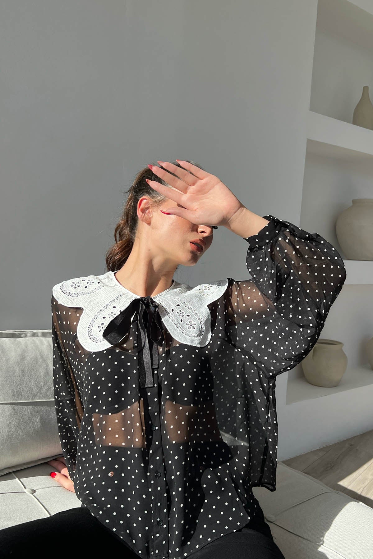 Siyah Puantiyeli  Uzun Kollu Yaka Detaylı Şifon Gömlek SY-1599-Siyah