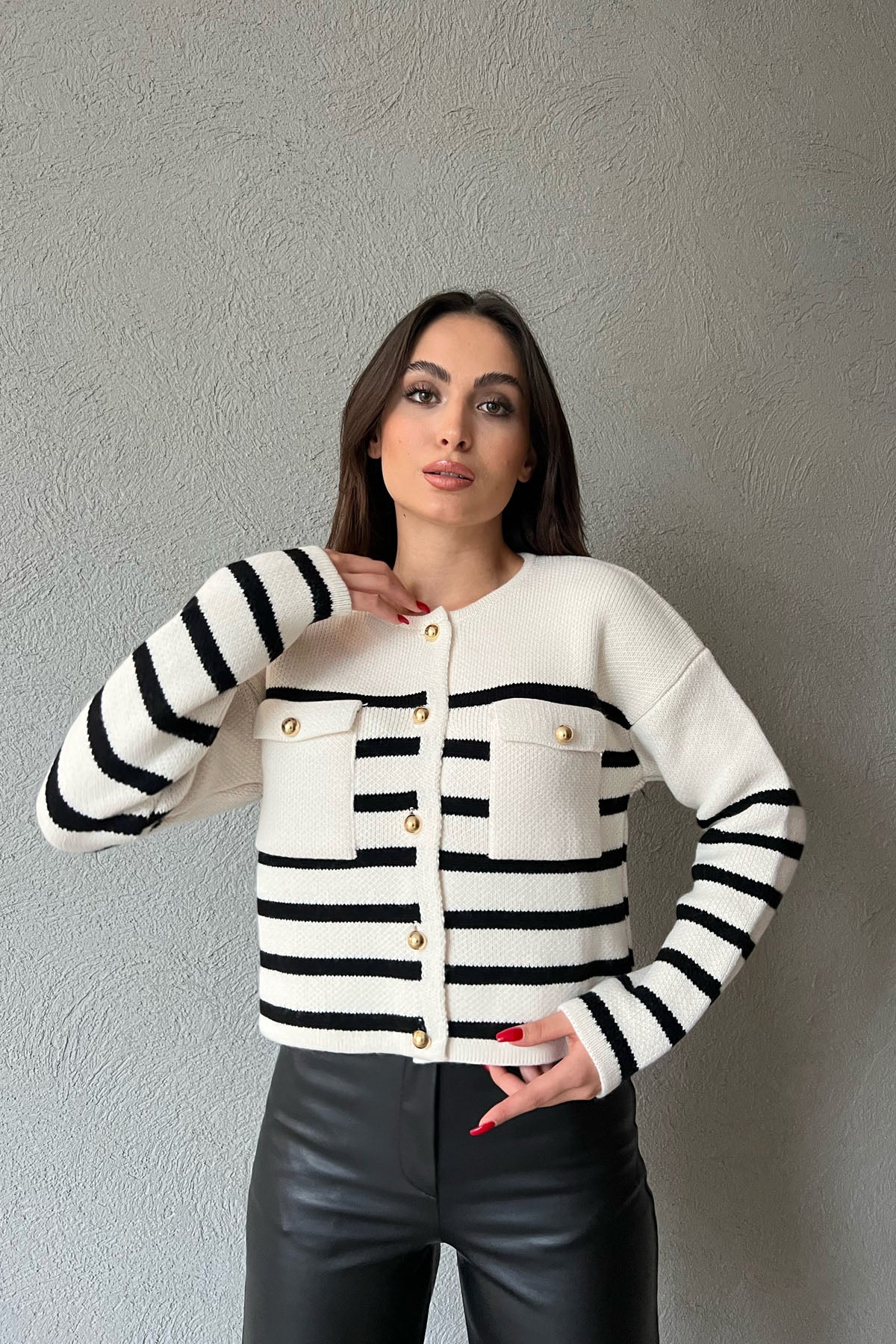 Krem Siyah Çizgili Cepli Gold Düğmeli Yuvarlak Yaka Hırka SY-1364-Krem