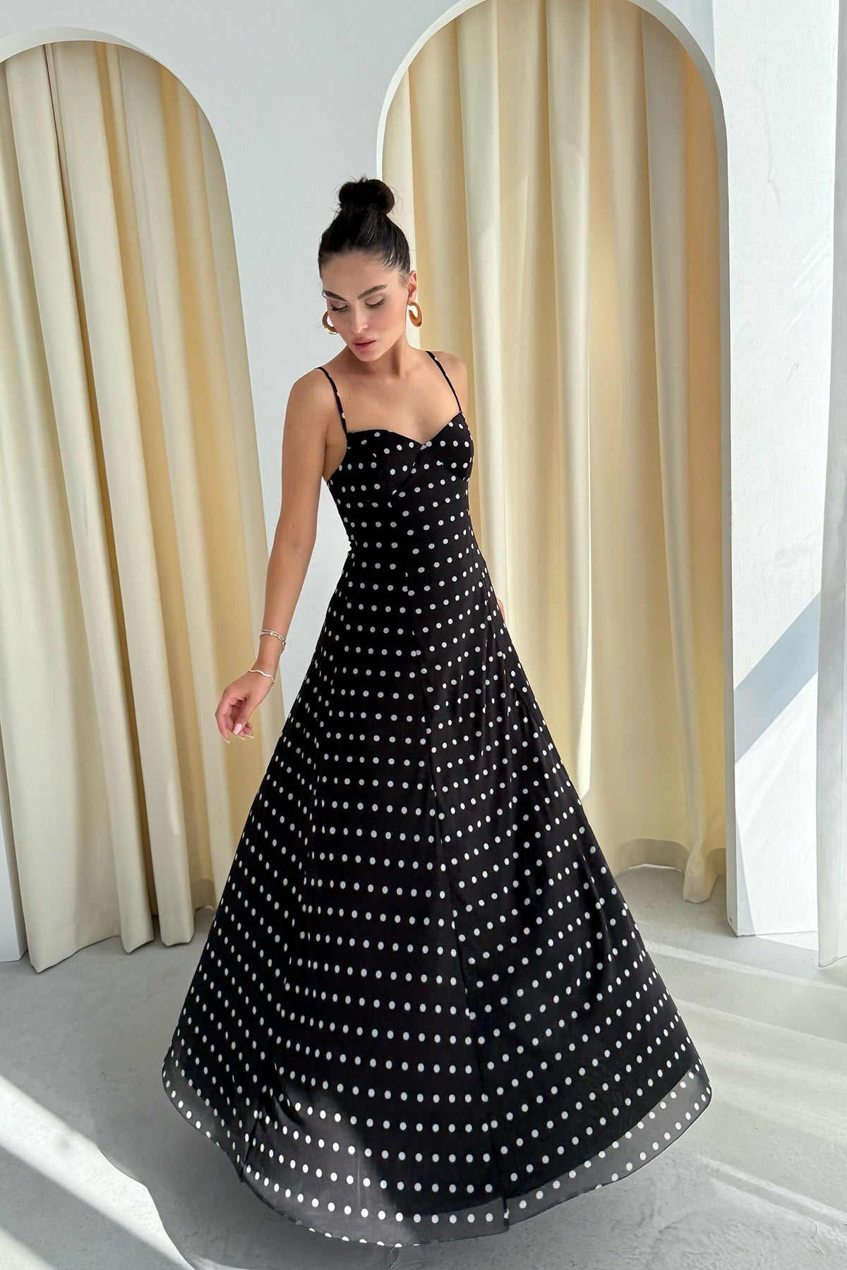 Siyah Puantiyeli Göğüs Kulplu Elbise SY-3292-Siyah