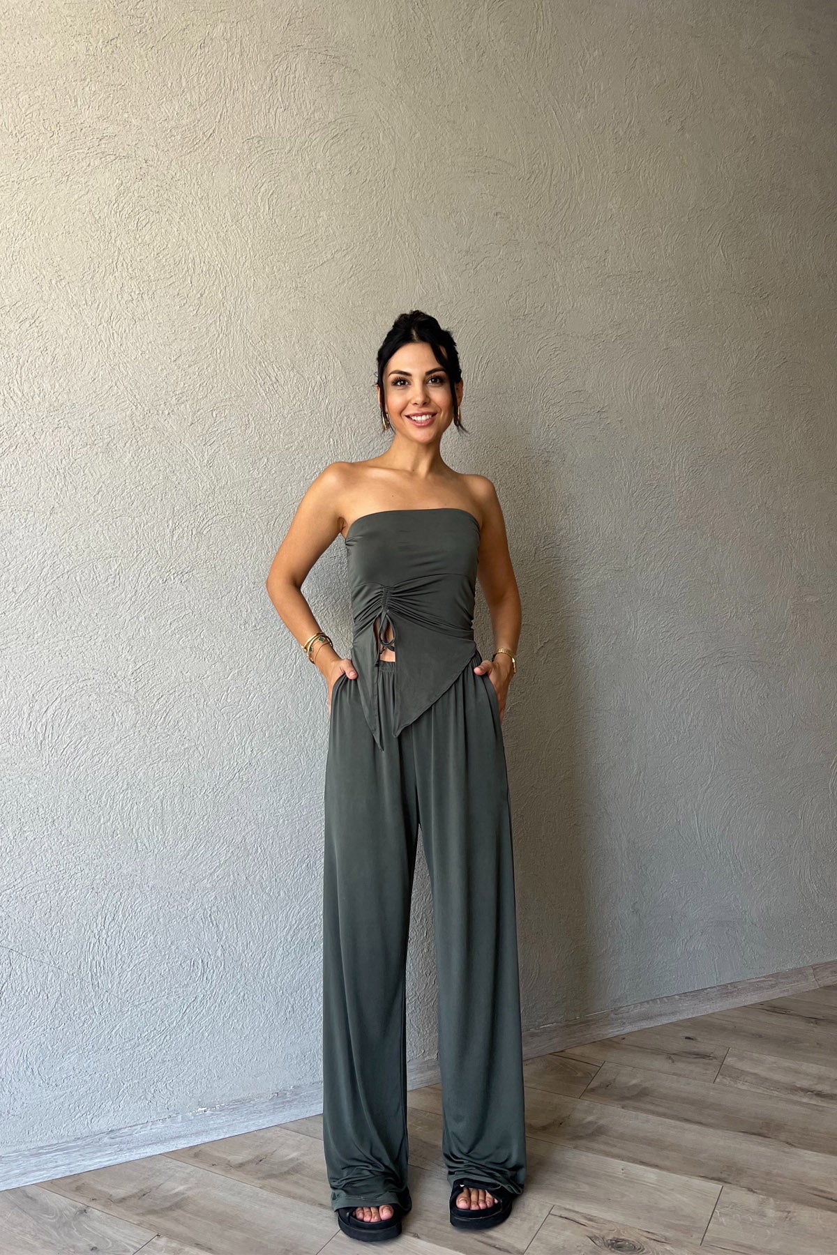 Açık Haki Büzgü Detaylı Bluz ve Salaş Pantolon Takım SY-2144-Açık Haki