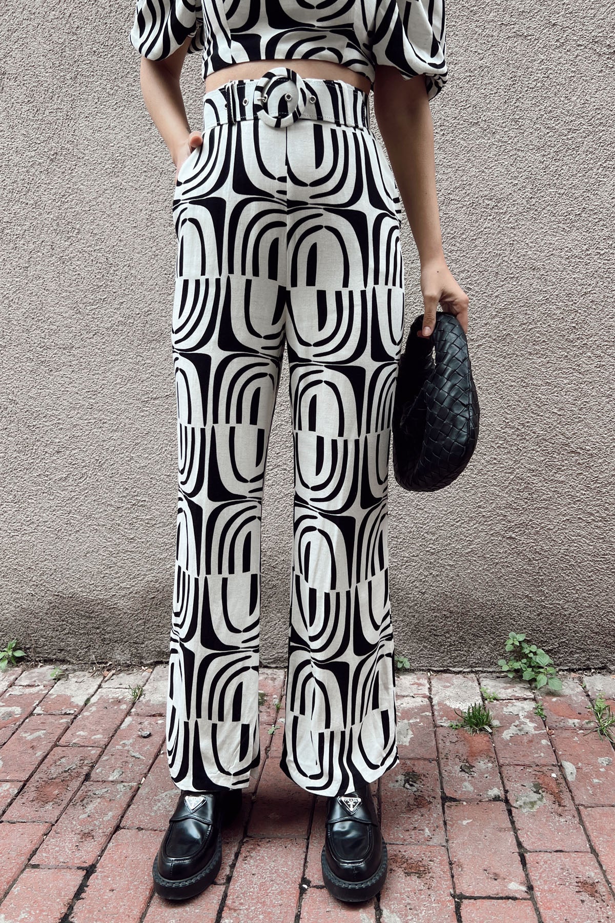 Ekru Desenli Sırt Detaylı Bluz ve Kemerli Pantolon Takım SY-0326-Ekru