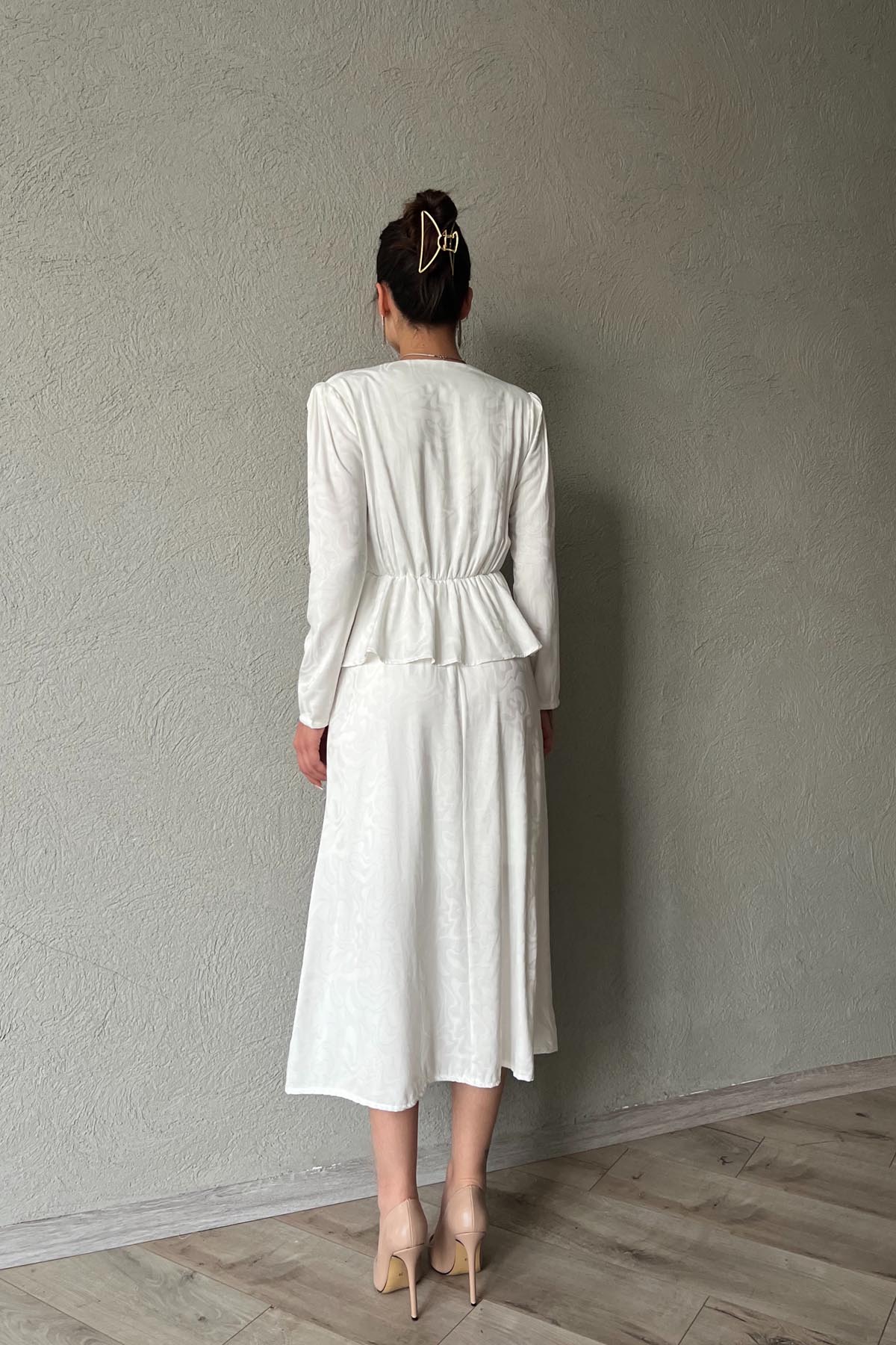 Ekru Gül Broş ve Pile Detaylı Kruvaze Elbise SY-1775-Ekru