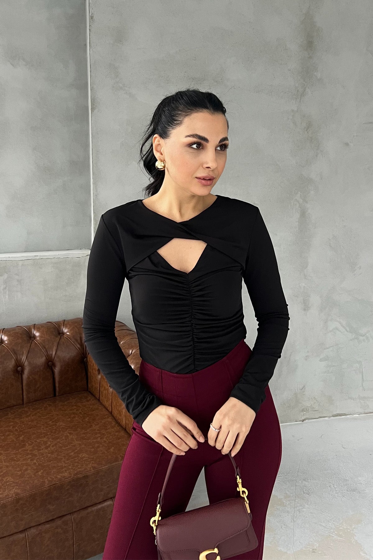 Siyah Pencere Detaylı Body SY-2913-Siyah