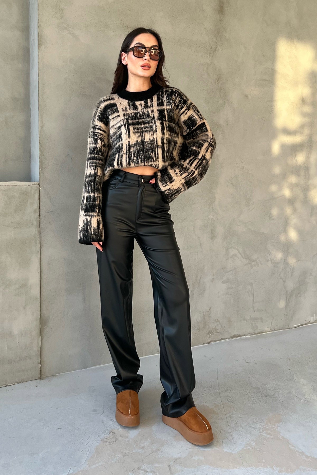 Siyah Geniş Paça Deri Pantolon SY-2826-Siyah