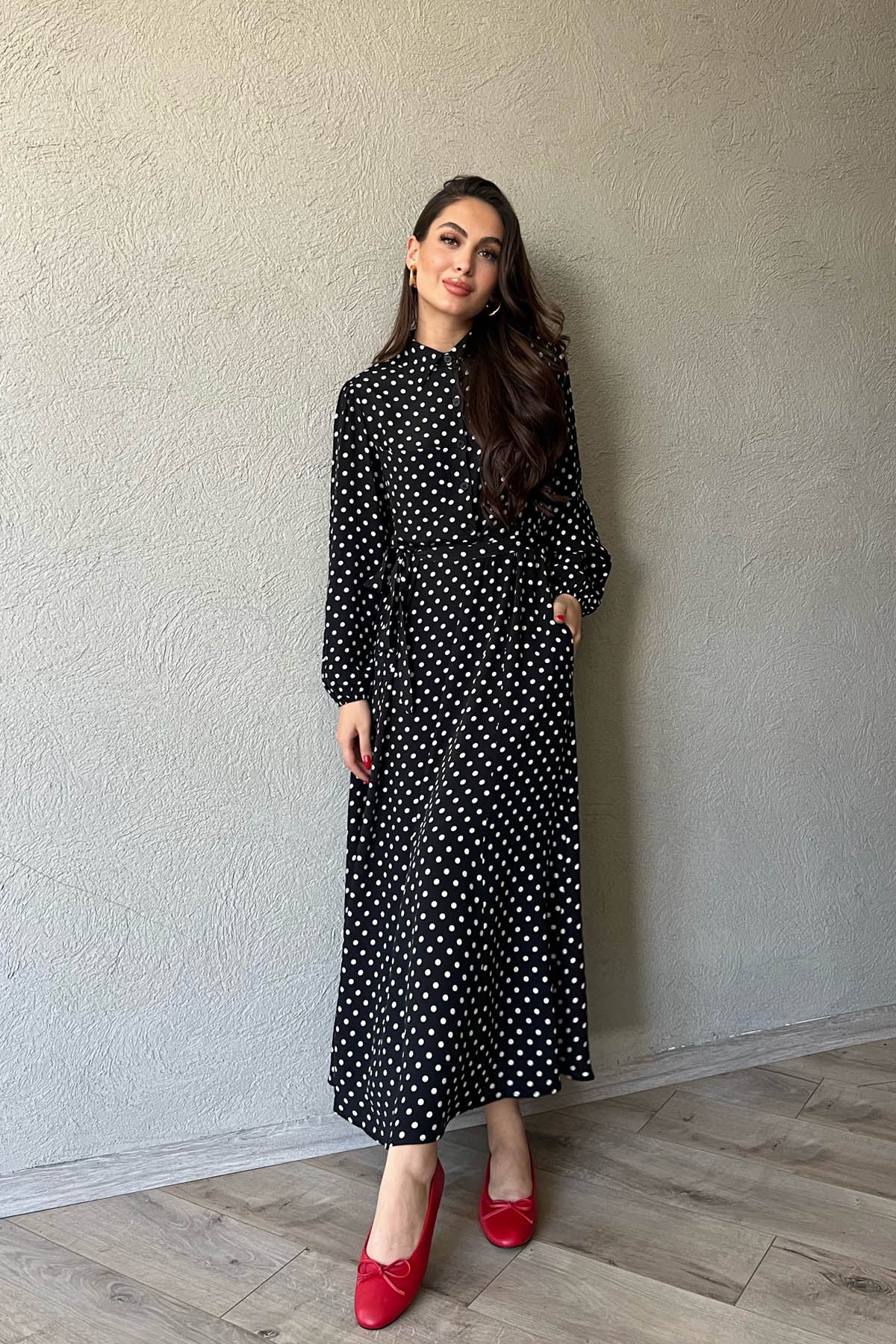 Siyah Puantiyeli Önü Düğmeli Kemer Detaylı Uzun Elbise SY-1585-Siyah