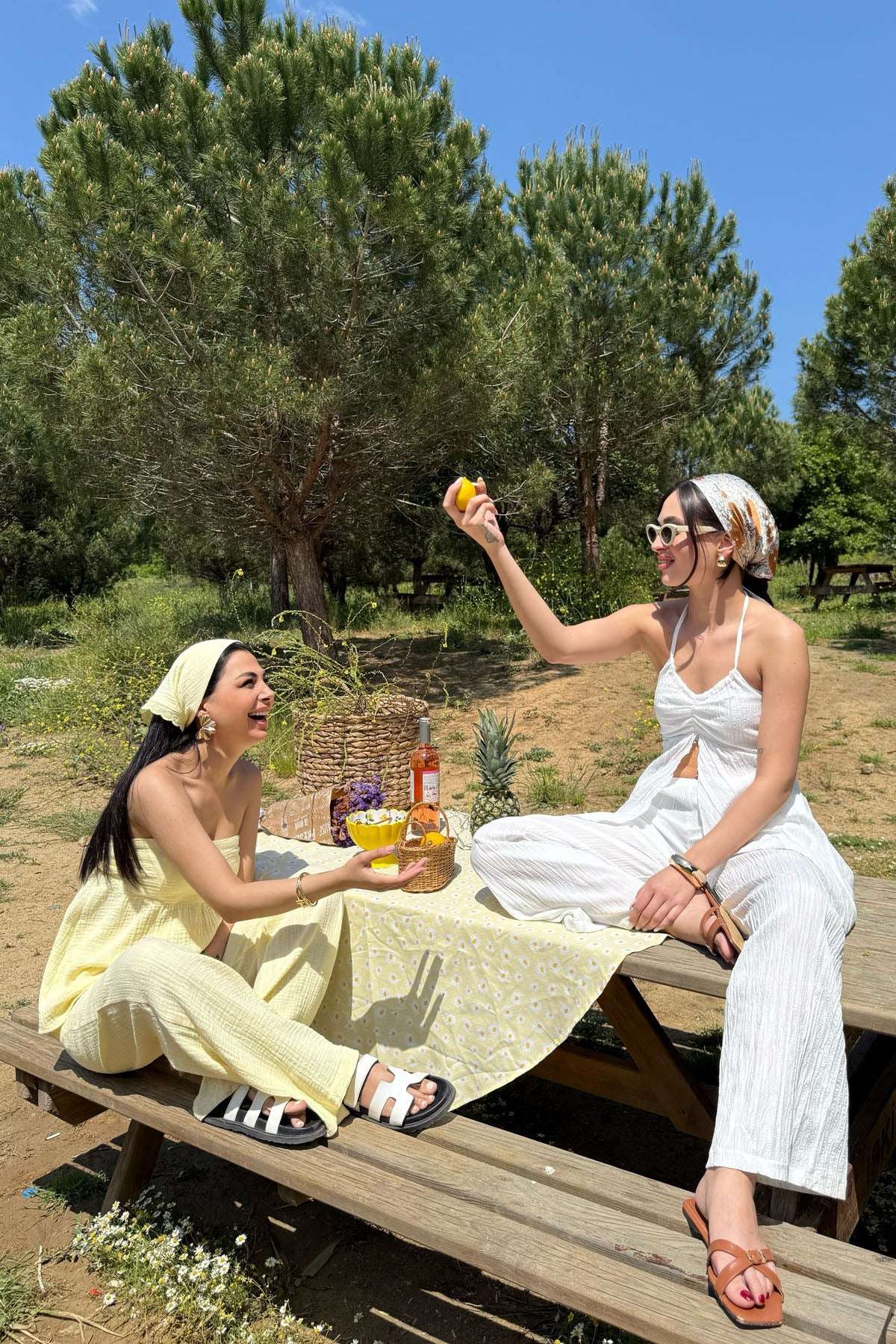 Beyaz Volan Detaylı Bluz ve Pantolon Takım SY-3190-Beyaz