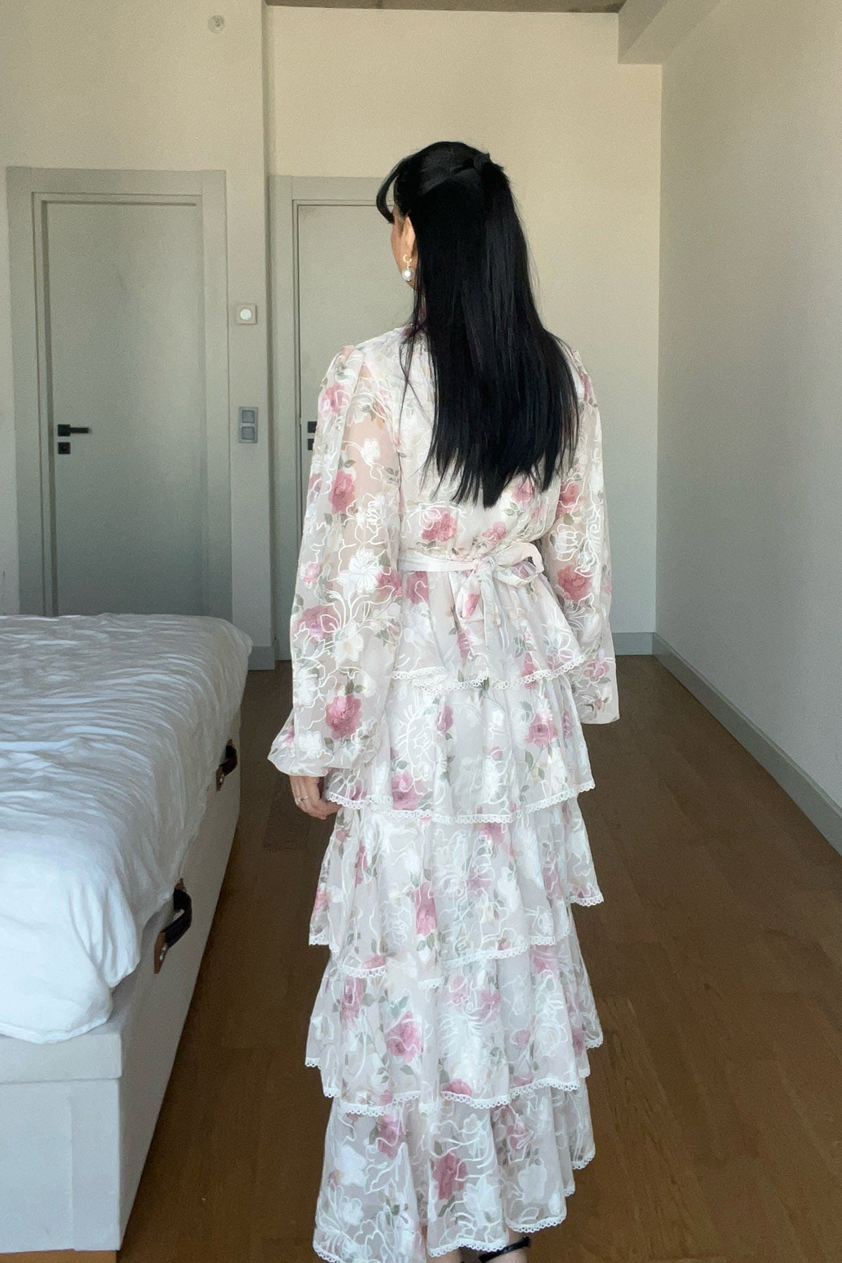 Pembe Çiçek Desenli Valonlu Şerit Detaylı Kat Kat Elbise SY-1747-Pembe