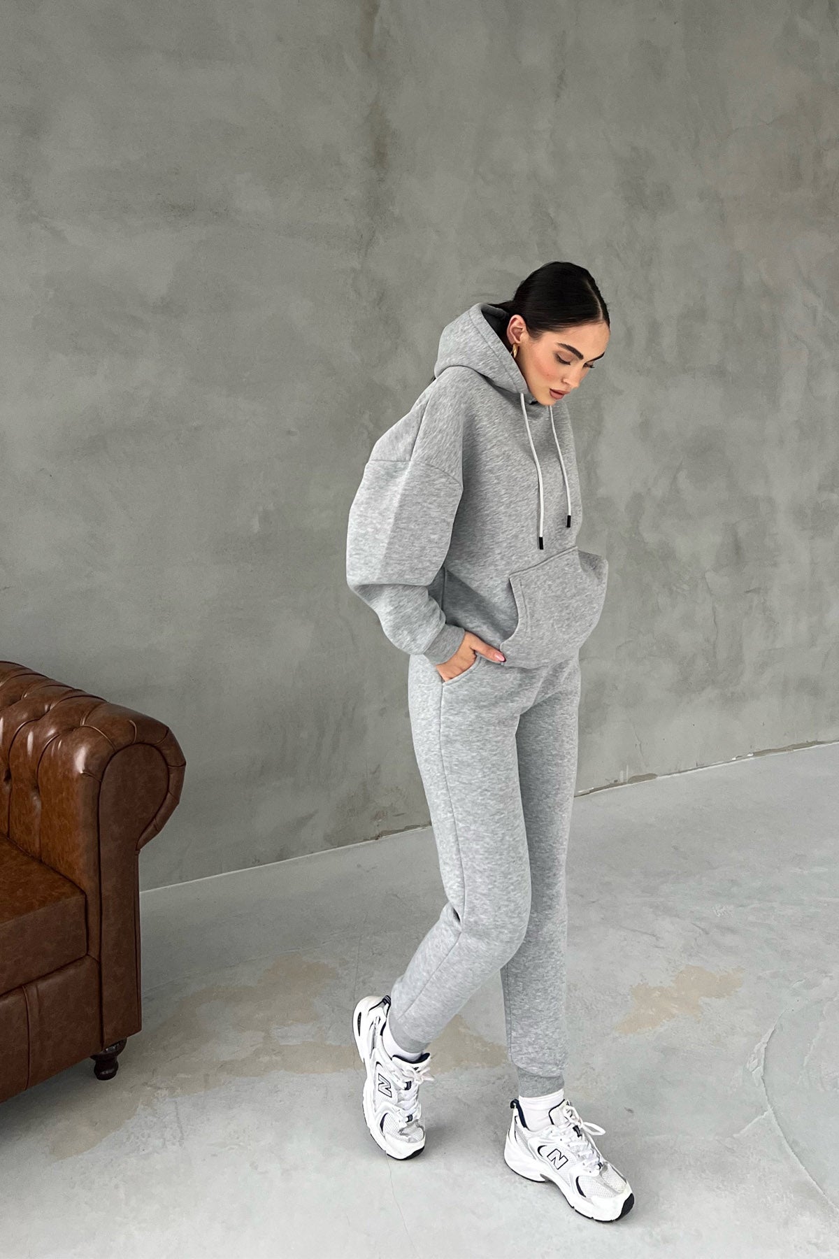 Gri Kapüşonlu Ön Cep Detaylı Eşofman Takımı SY-2393-Gri