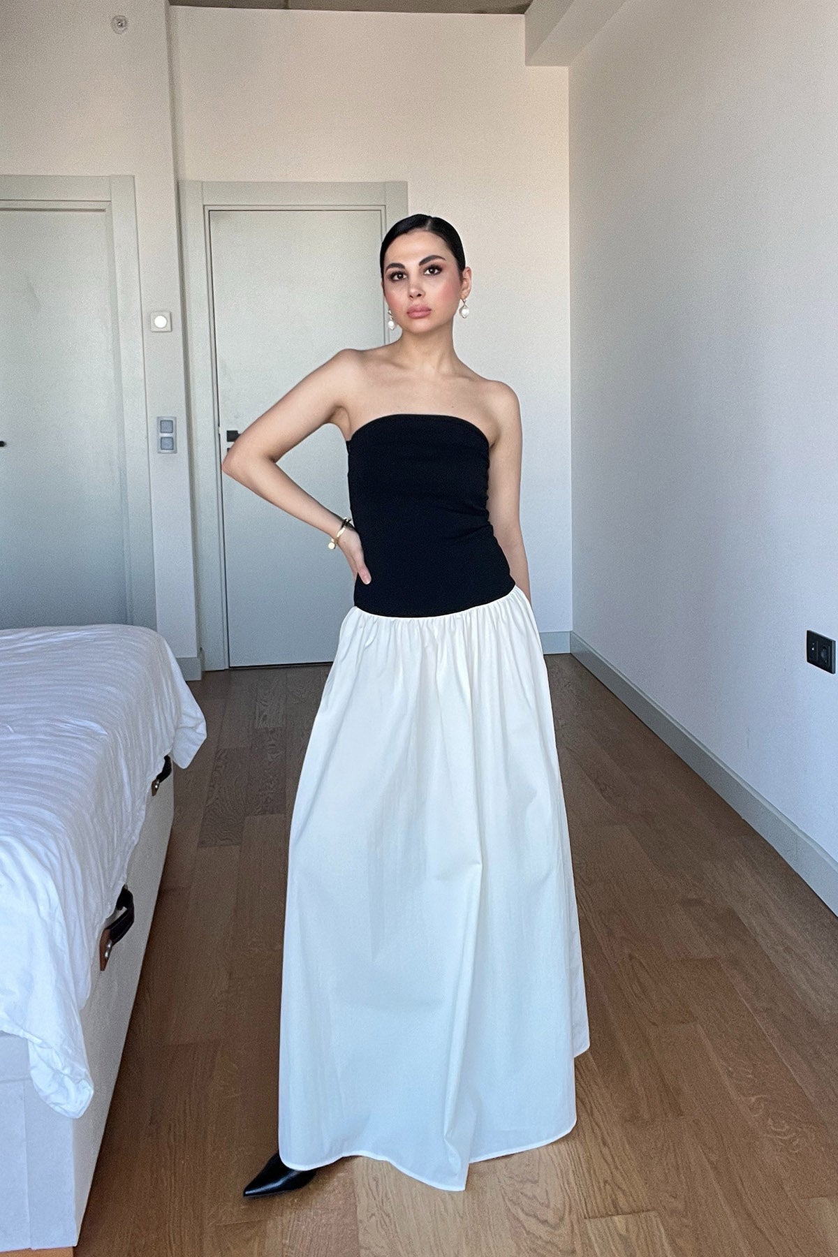 Beyaz Poplin Üstü Siyah Straplez Uzun Elbise SY-3019-Siyah