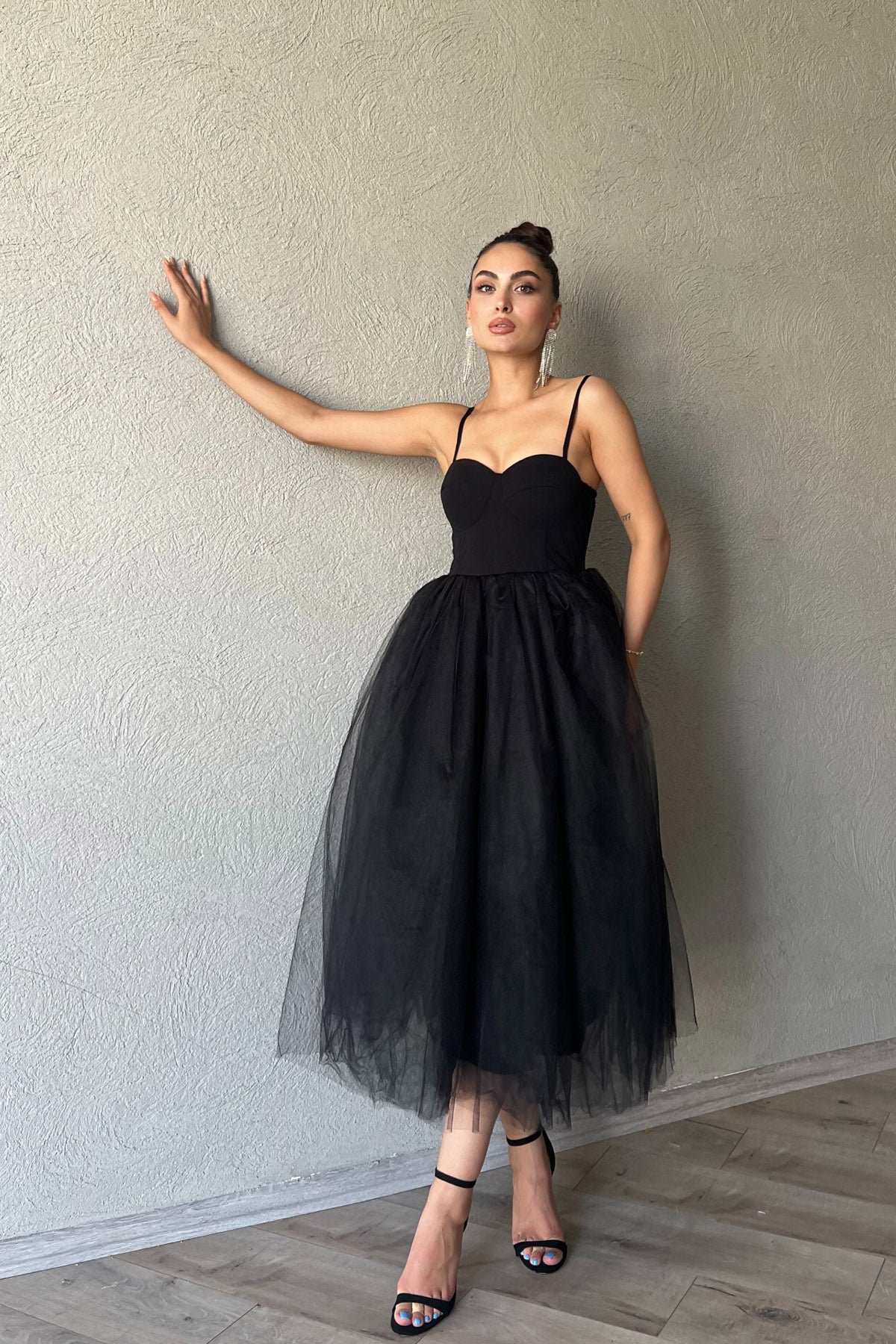 Siyah Tül Detaylı Çapraz Dekolteli Askılı Midi Elbise SY-1743-Siyah