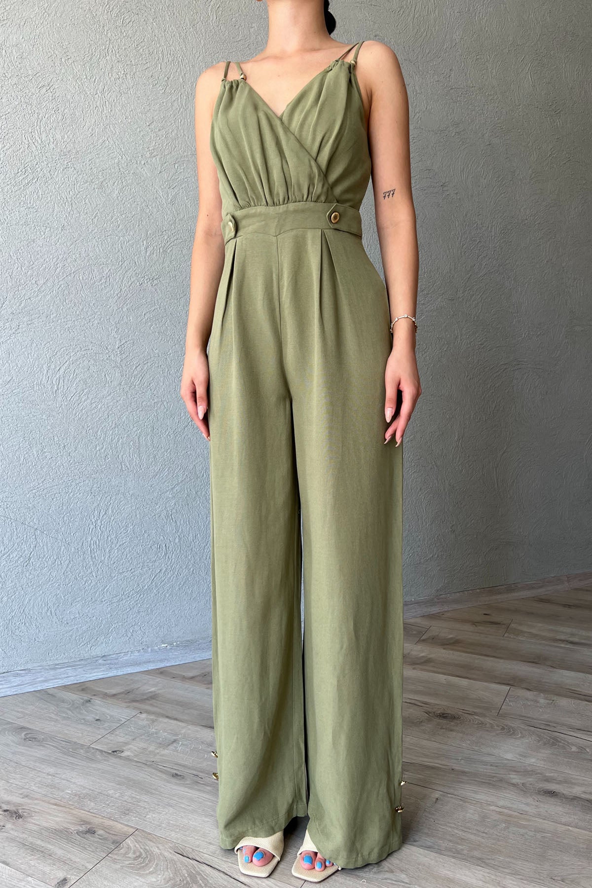 Haki Çapraz Yaka Düğme Detaylı İp Askılı Tulum SY-2306-Haki