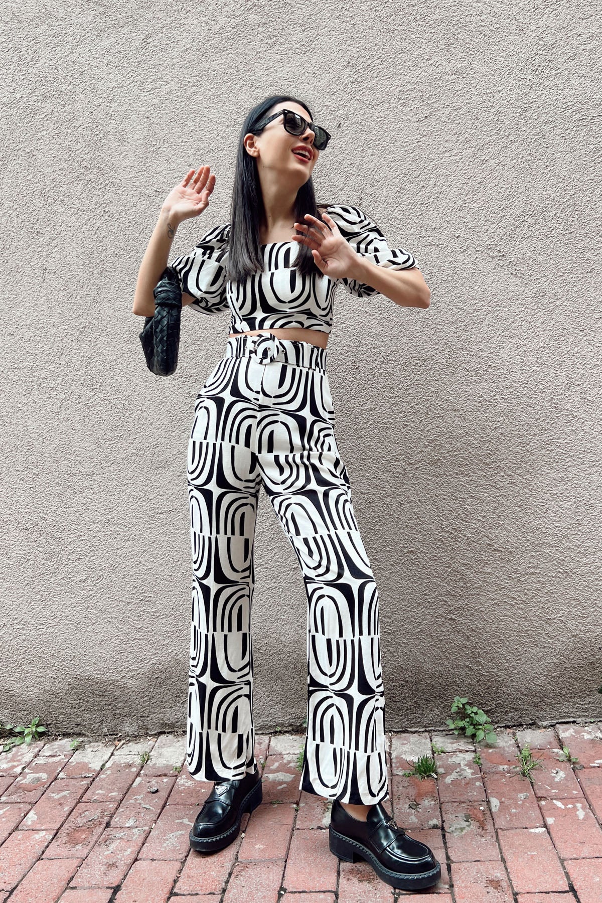 Ekru Desenli Sırt Detaylı Bluz ve Kemerli Pantolon Takım SY-0326-Ekru