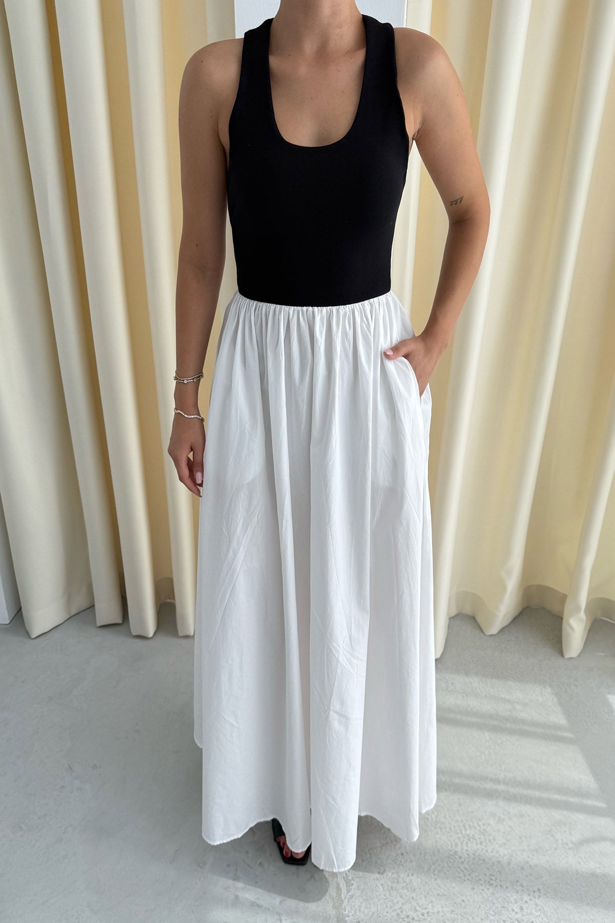 Halter Yaka Üstü Likralı Poplin Beyaz Elbise SY-3020-Beyaz