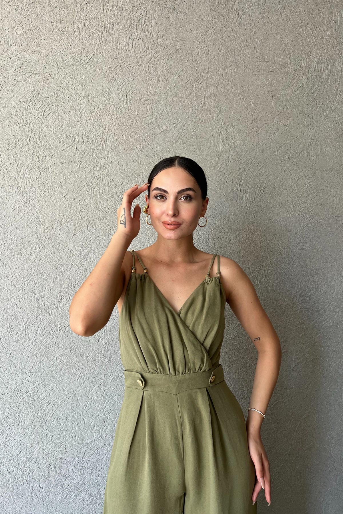 Haki Çapraz Yaka Düğme Detaylı İp Askılı Tulum SY-2306-Haki