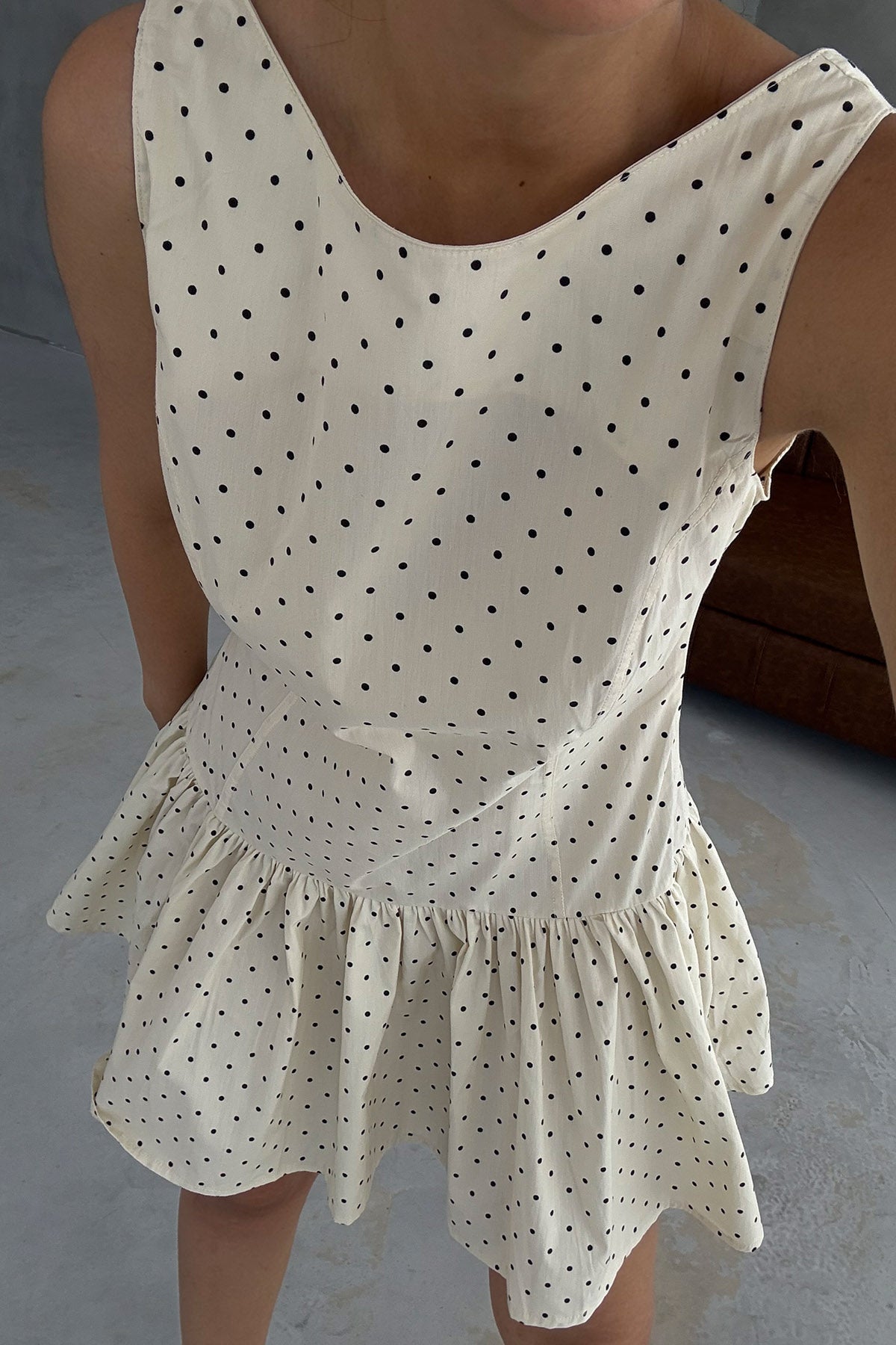 Bej Sırt Dekolteli Puantiyeli Mini Elbise SY-3256-Bej