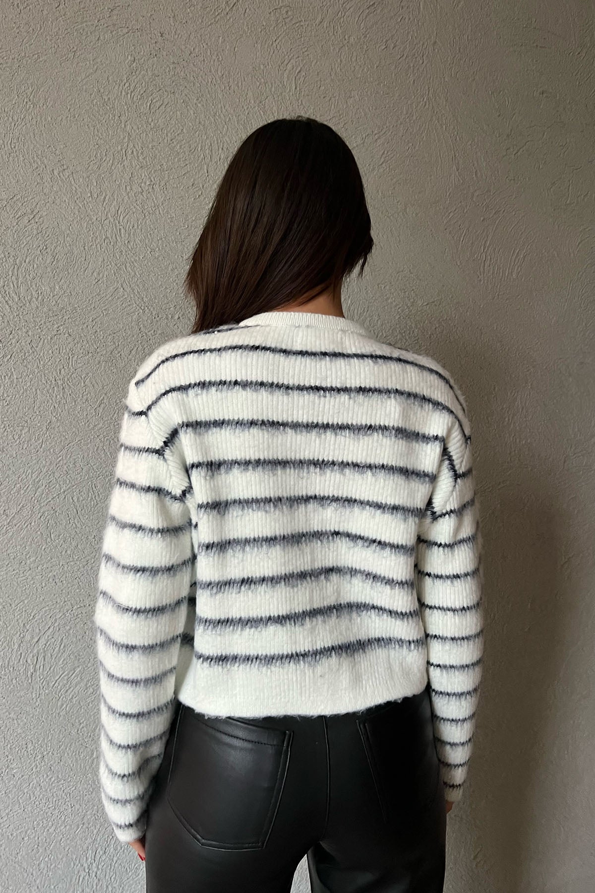 Ekru Lacivert Çizgili Şardonlu Gold Düğmeli Yuvarlak Yaka Hırka SY-1365-Ekru