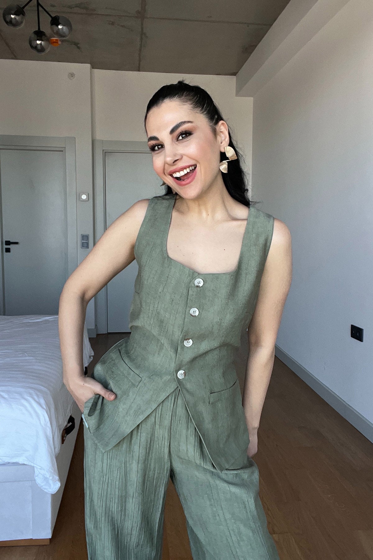 Haki Kare Yaka Düğmeli Yelekli Takım SY-3017-Haki