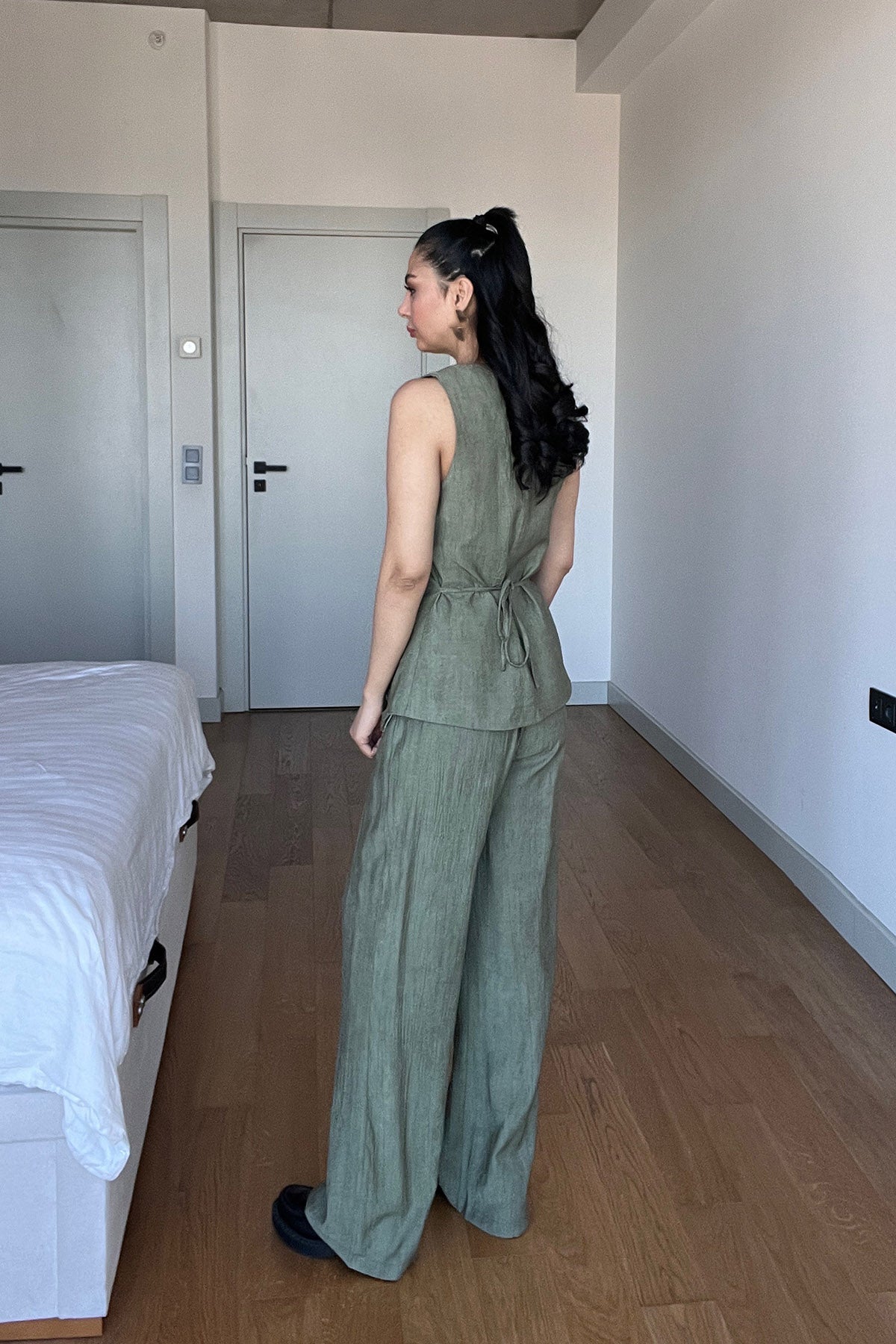 Haki Kare Yaka Düğmeli Yelekli Takım SY-3017-Haki