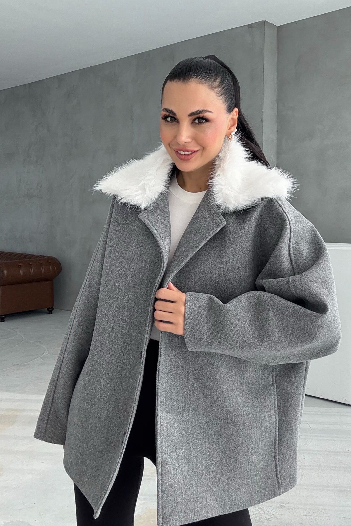 Yakası Kürklü Gri Kaşe Kısa Kaban SY-3442-Gri