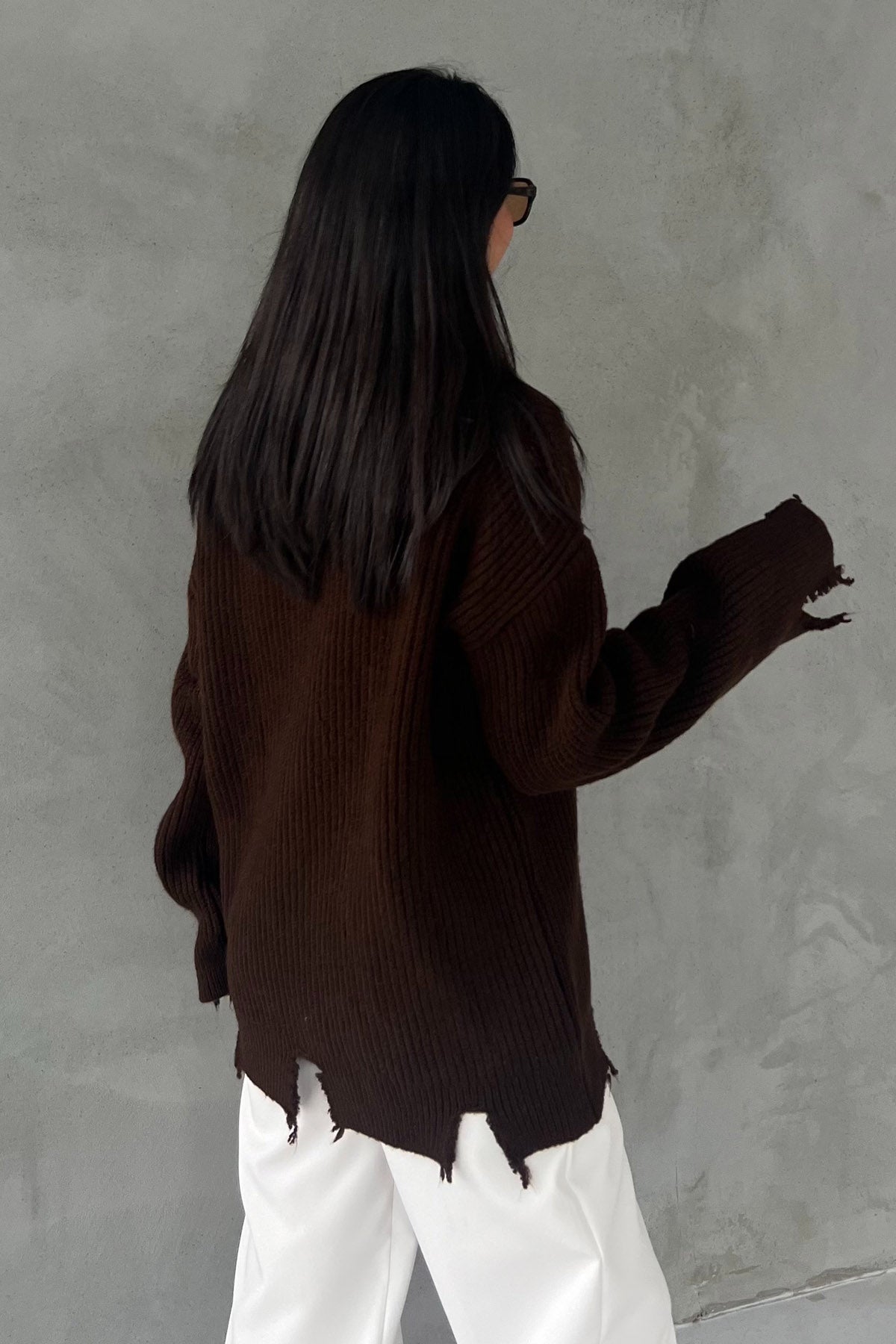 Acı Kahve Yırtık Detaylı Boğazlı Triko Kazak SY-2840-Acı Kahve