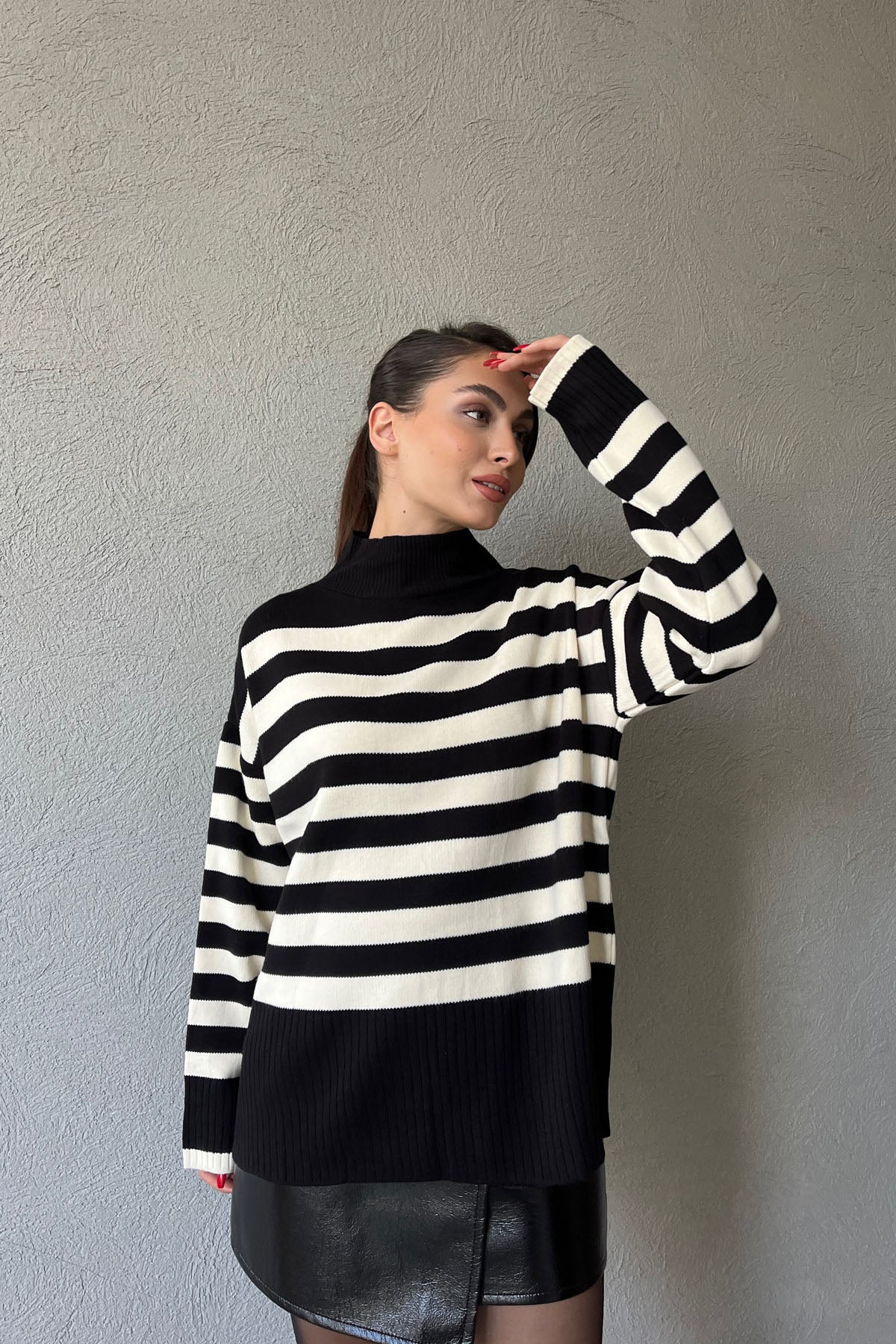 Siyah Taş Rengi Çizgili Yarım Balıkçı Yaka Triko Kazak SY-1318-Siyah