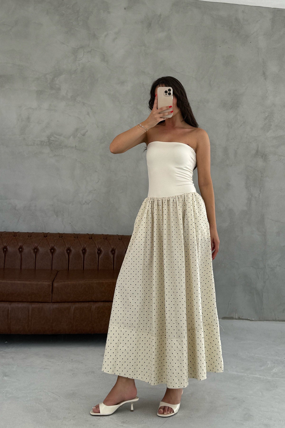 Bej Eteği Puantiyeli Straplez Uzun Elbise SY-3257-Bej