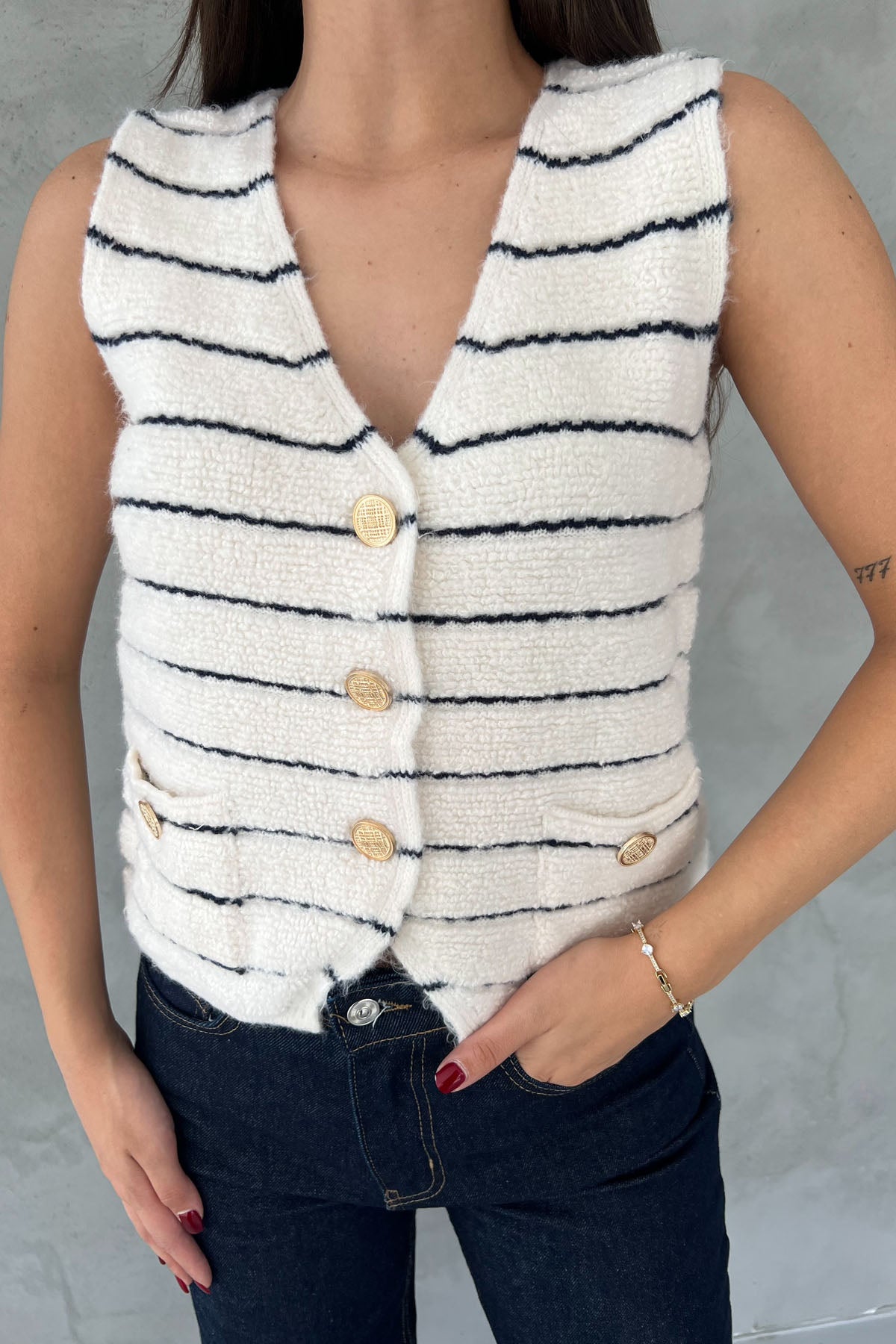 Ekru Lacivert Çizgili Gold Düğme Triko Yelek SY-2666-Ekru
