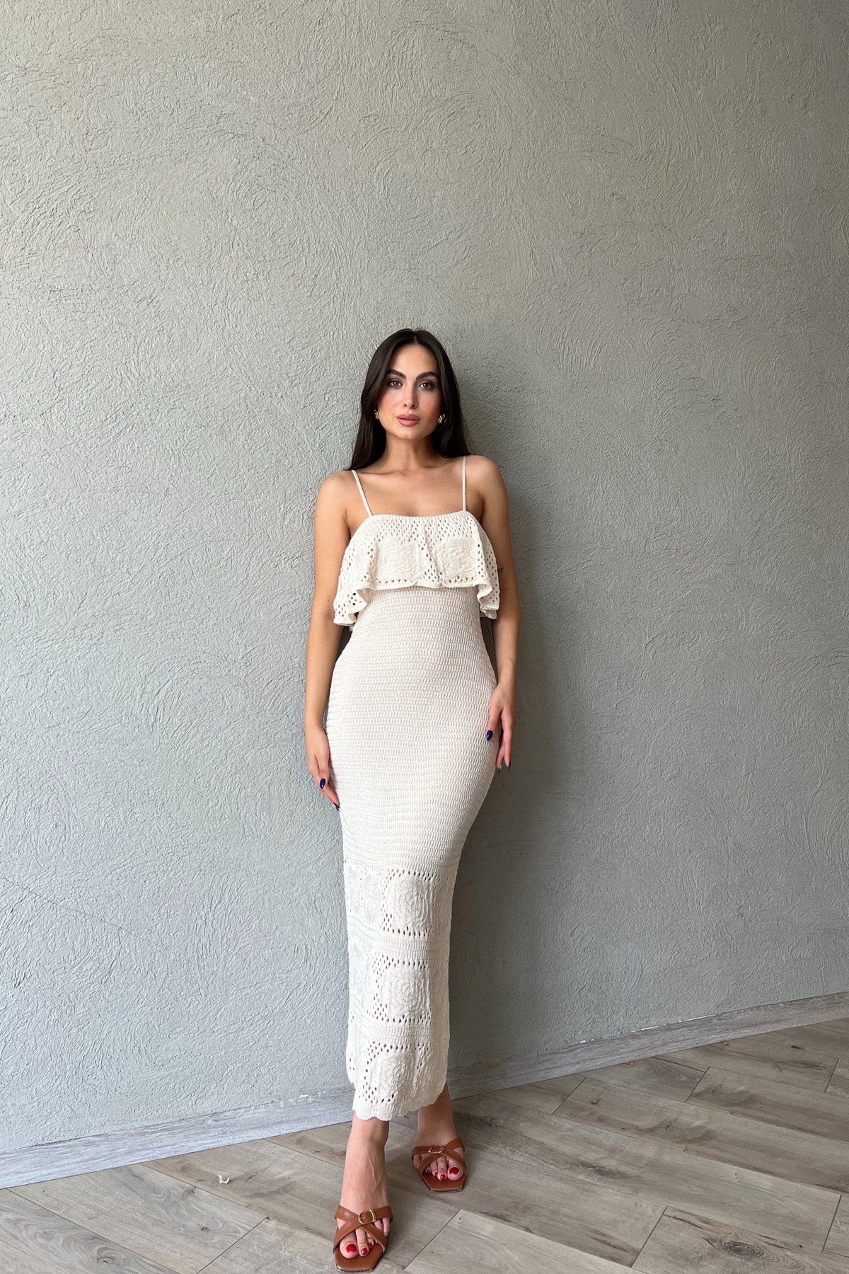 Krem İnce Askılı Çiçek Detaylı Ajurlu Maxi Elbise SY-2223-Krem