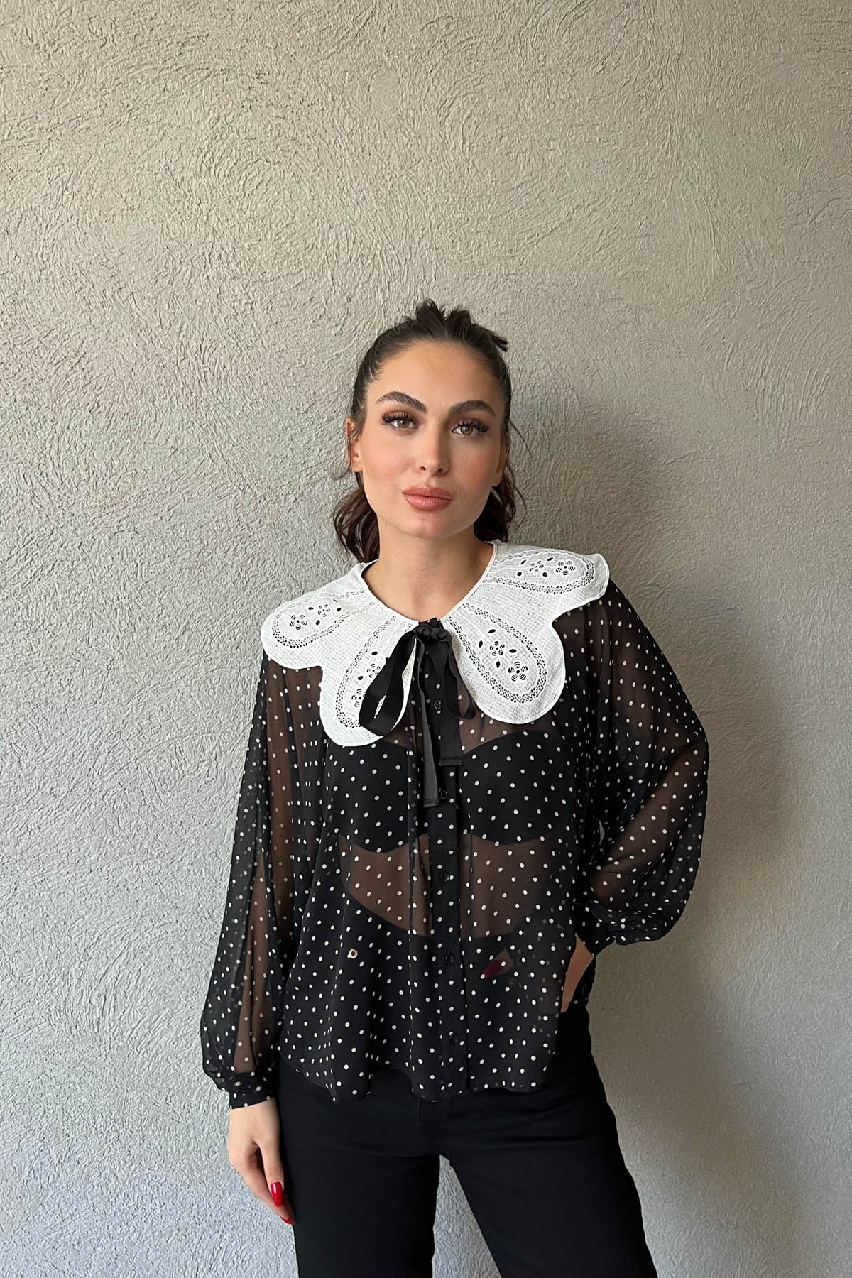 Siyah Puantiyeli  Uzun Kollu Yaka Detaylı Şifon Gömlek SY-1599-Siyah