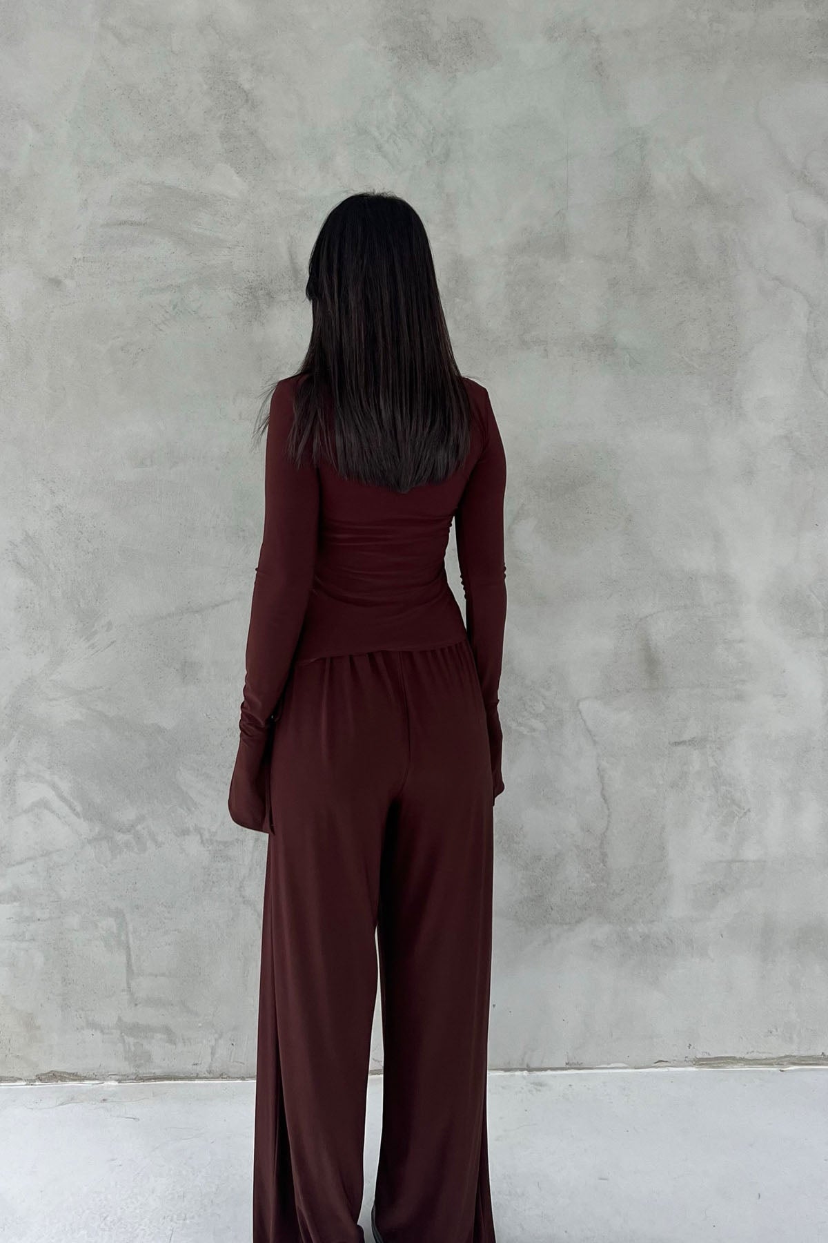 Kahverengi Büzgü Detaylı Uzun Kollu Bluz ve Salaş Pantolon Takım SY-2457-Kahverengi