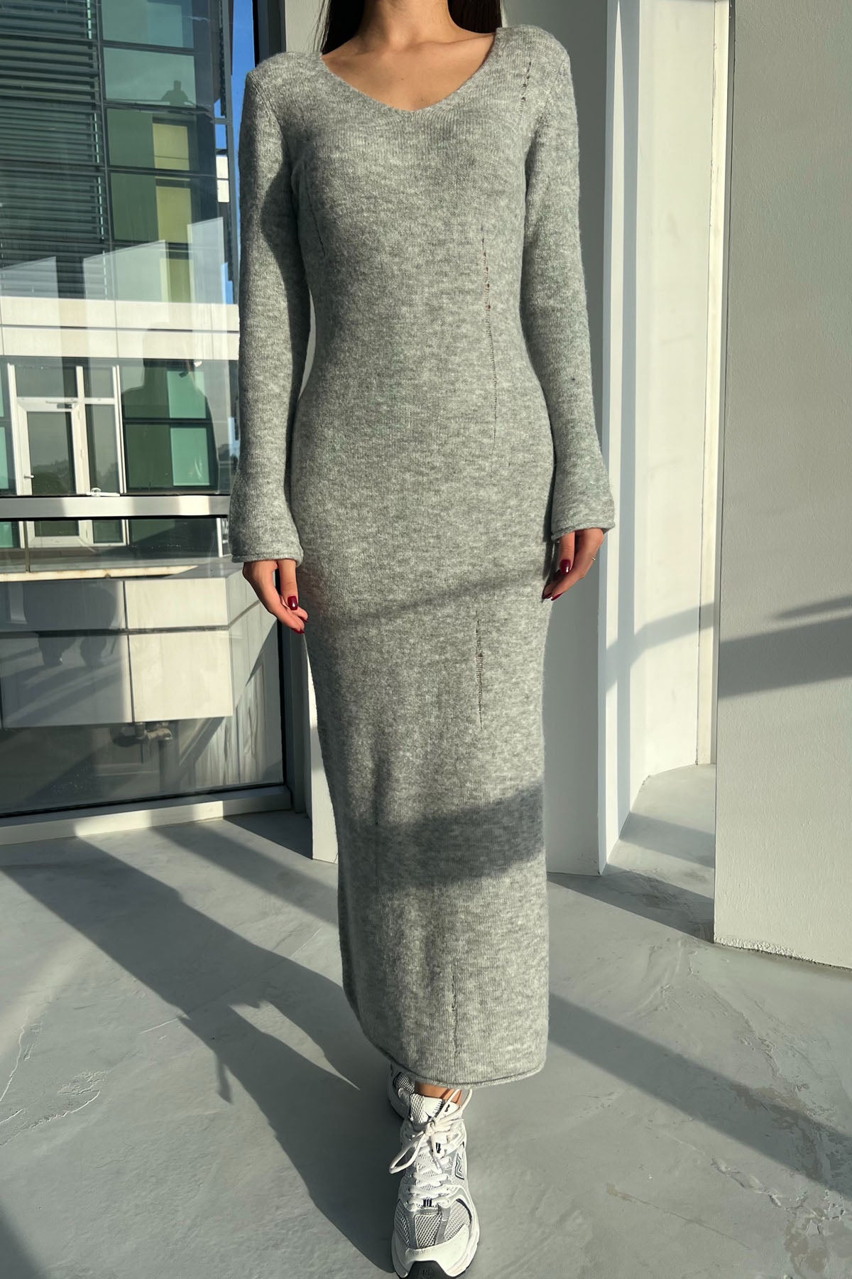 Gri V Yaka Yırtık Detaylı Triko Uzun Elbise SY-2527-Gri