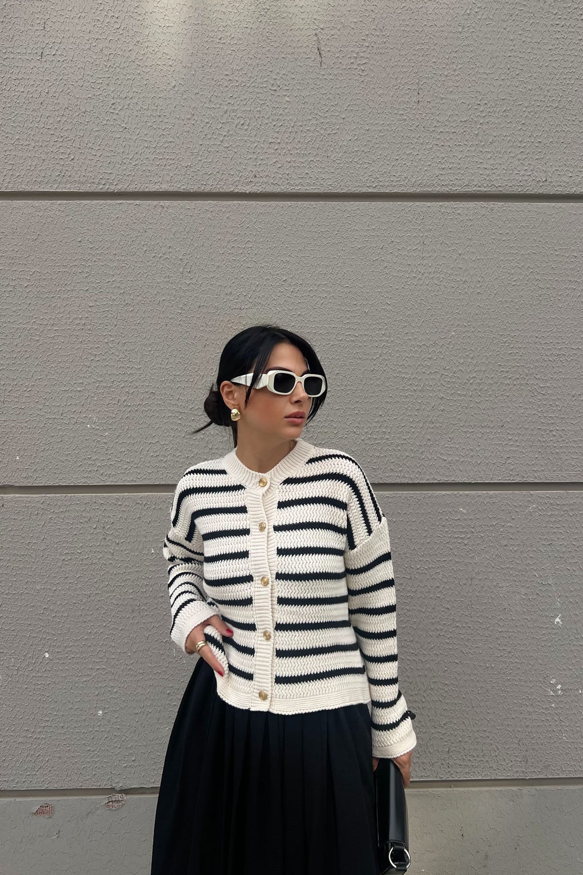 Ekru Siyah Çizgili Gold Düğmeli Hırka SY-2489-Ekru