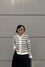 Ekru Siyah Çizgili Gold Düğmeli Hırka SY-2489-Ekru