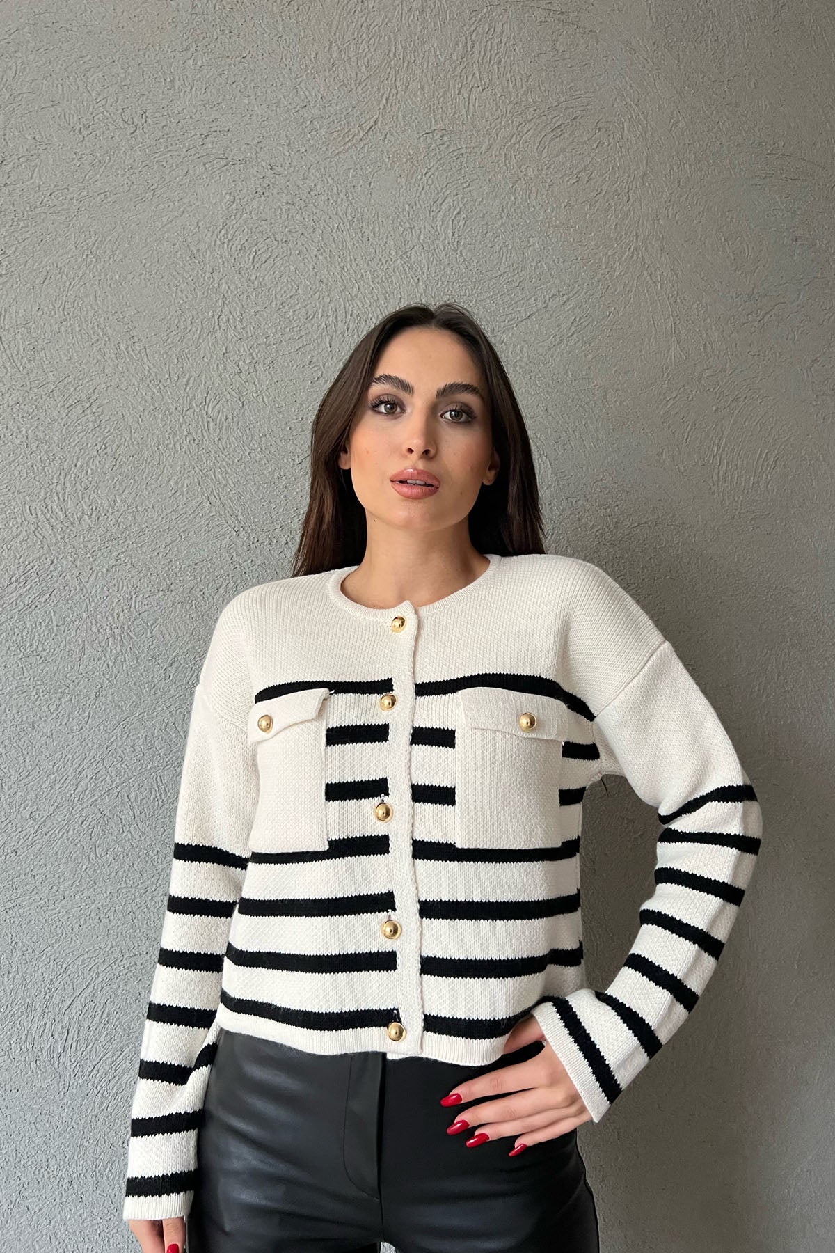 Krem Siyah Çizgili Cepli Gold Düğmeli Yuvarlak Yaka Hırka SY-1364-Krem