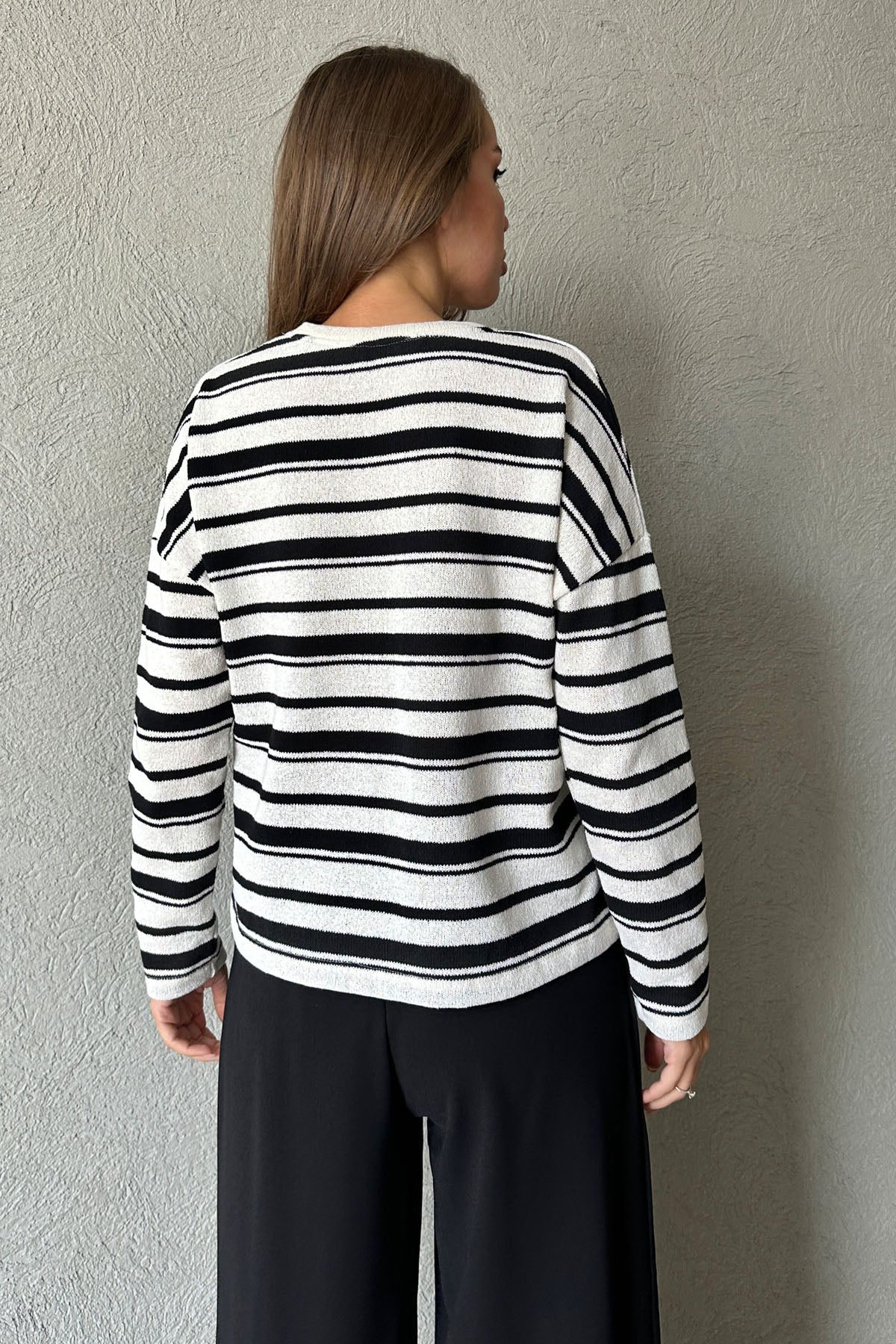 Siyah Çizgili Triko Kazak SY-1134-Siyah