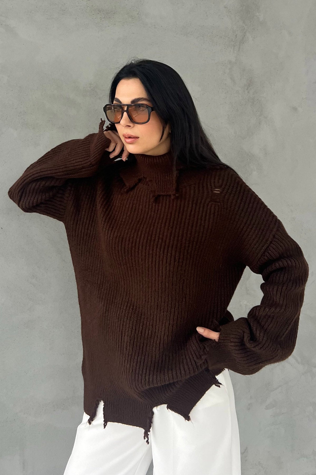 Acı Kahve Yırtık Detaylı Boğazlı Triko Kazak SY-2840-Acı Kahve