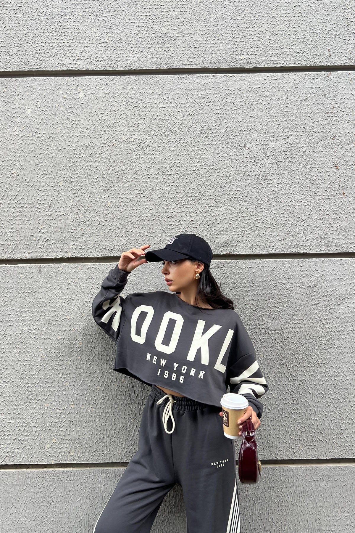 Koyu Gri Yazı Baskılı Crop Sweats SY-2458-Gri