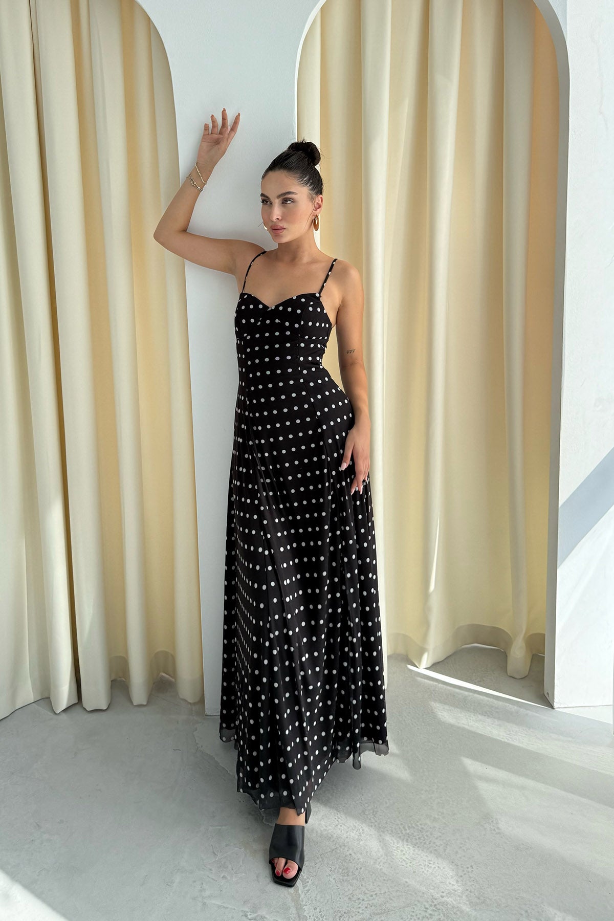 Siyah Puantiyeli Göğüs Kulplu Elbise SY-3292-Siyah