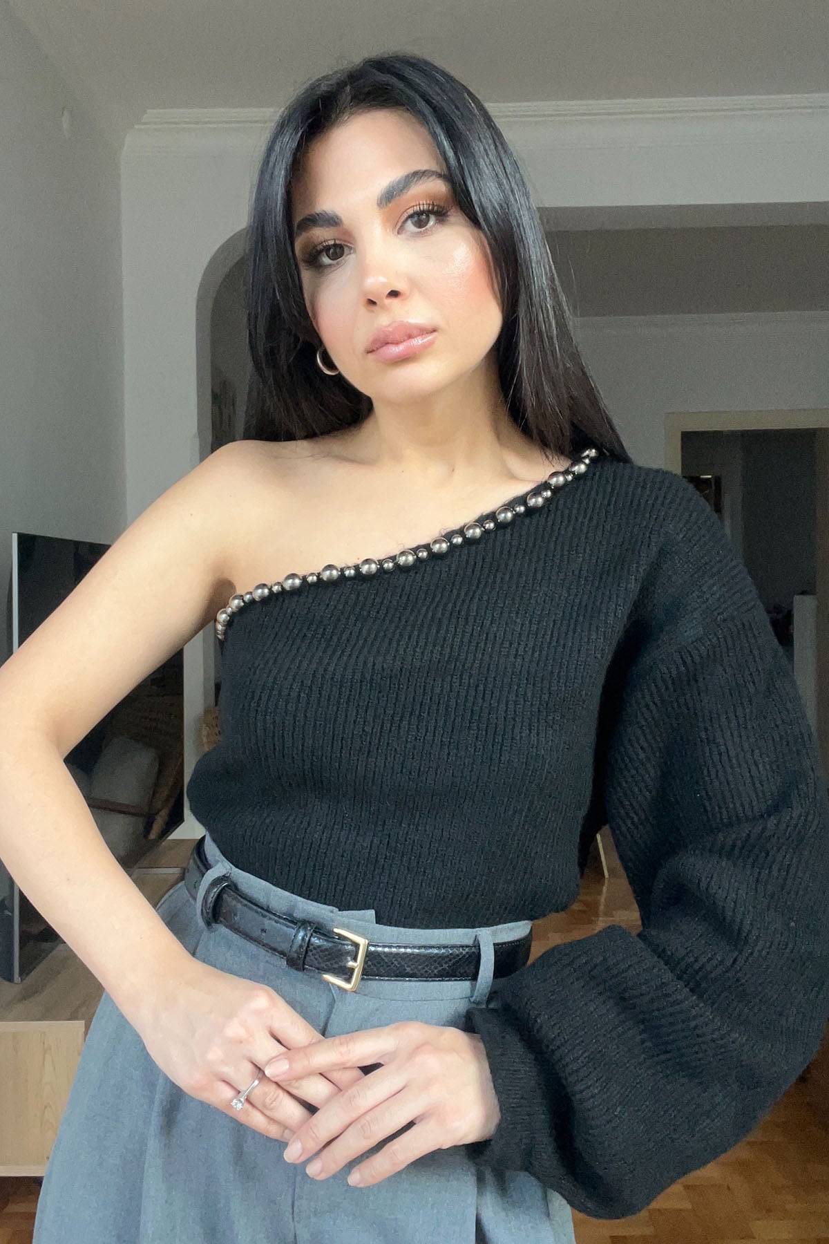 Siyah Tek Omuz Boncuk Detay Triko Kazak SY-2815-Siyah