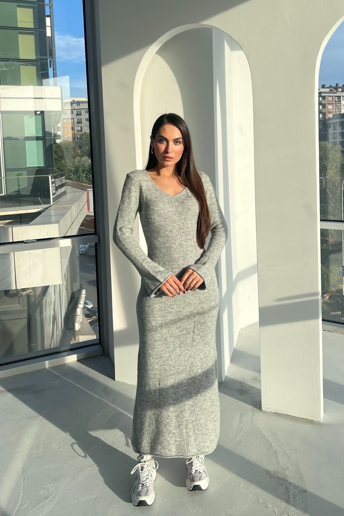 Gri V Yaka Yırtık Detaylı Triko Uzun Elbise SY-2527-Gri